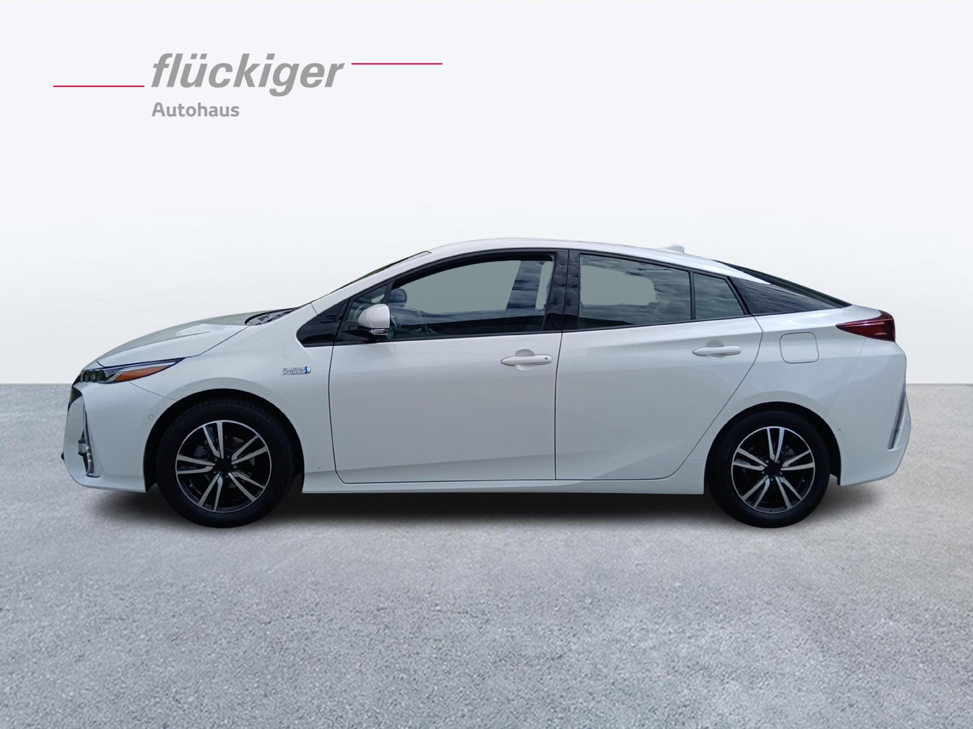 TOYOTA Prius 1.8 VVTi HSD Plug-In Premium-showroom-element-1
