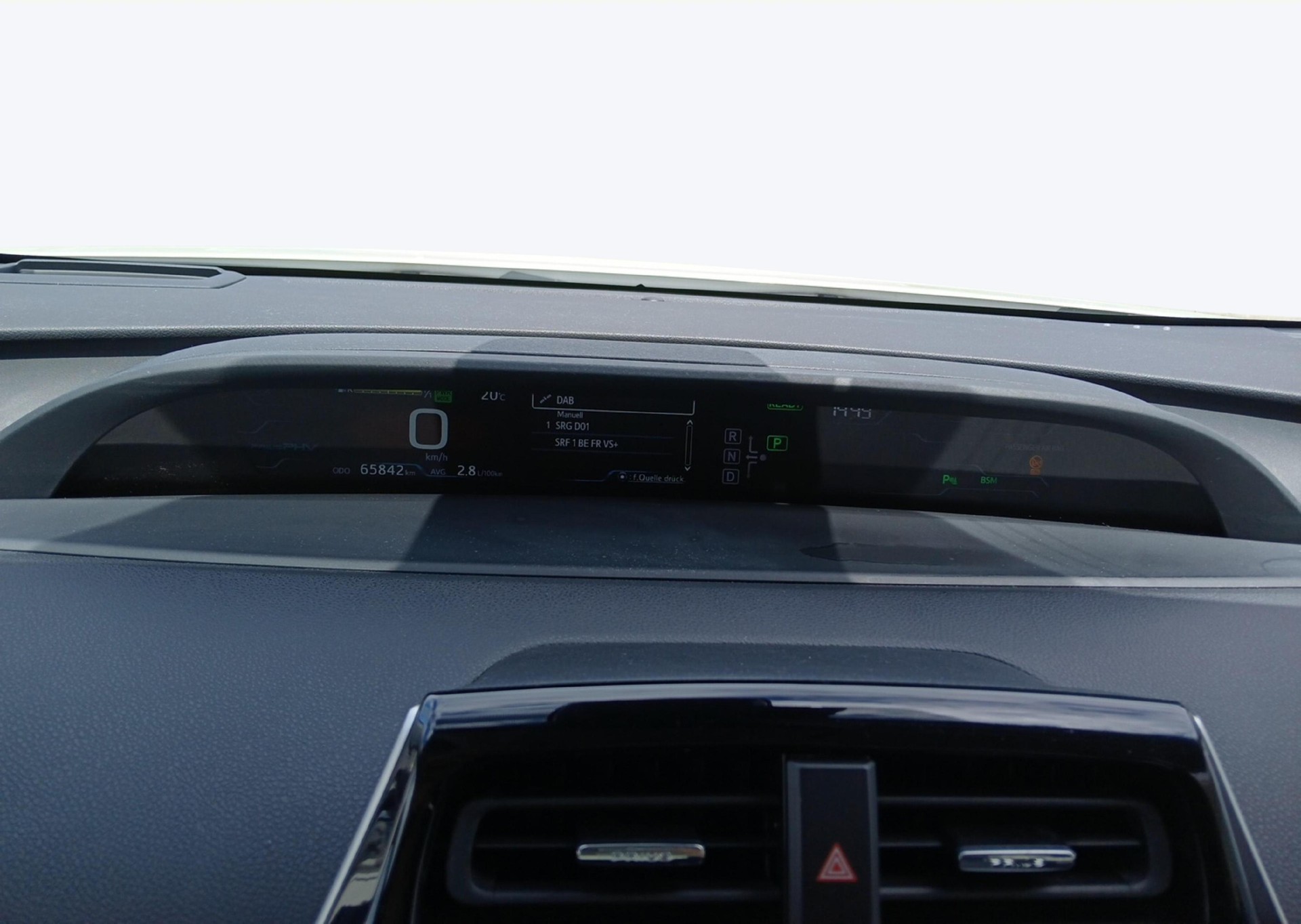 TOYOTA Prius 1.8 VVTi HSD Plug-In Premium-image-14