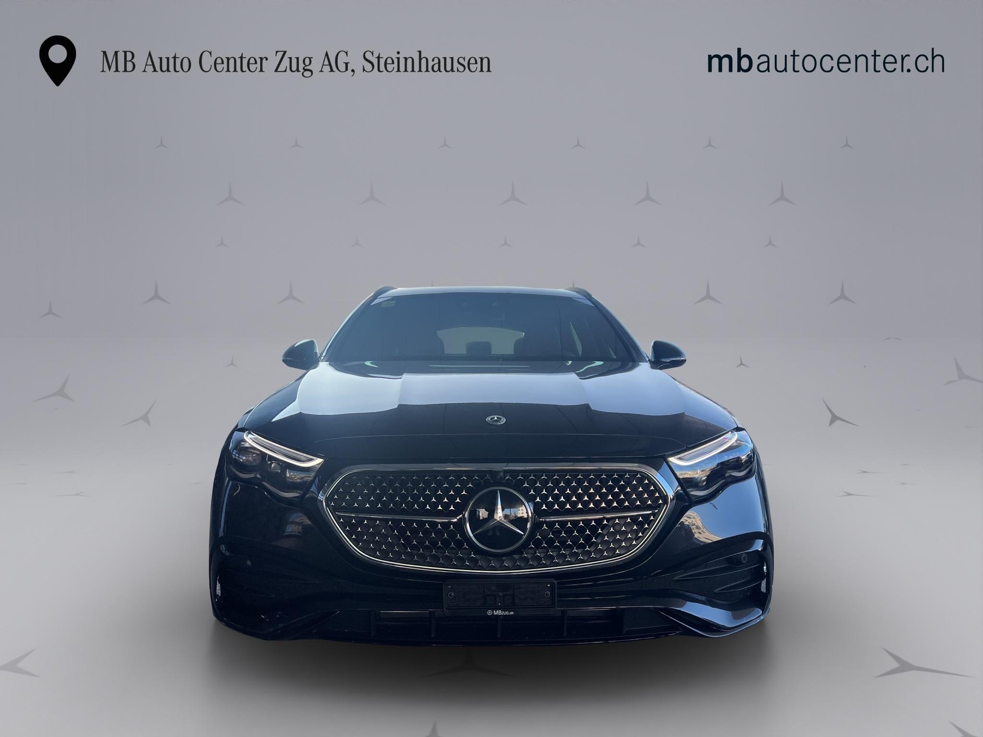 MERCEDES-BENZ E 220 d AMG Line 4matic Kombi-showroom-element-1
