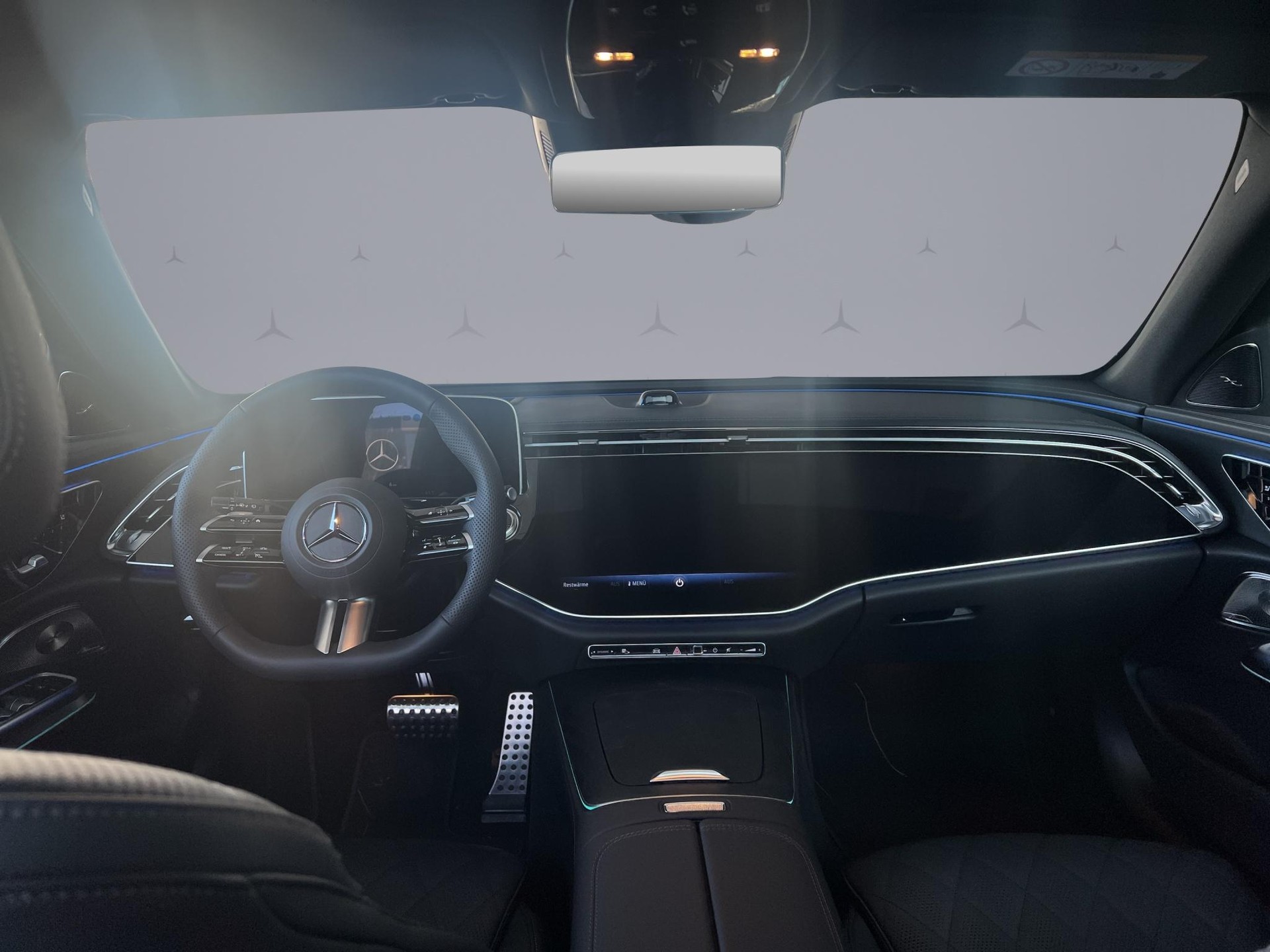 MERCEDES-BENZ E 220 d AMG Line 4matic Kombi-image-9
