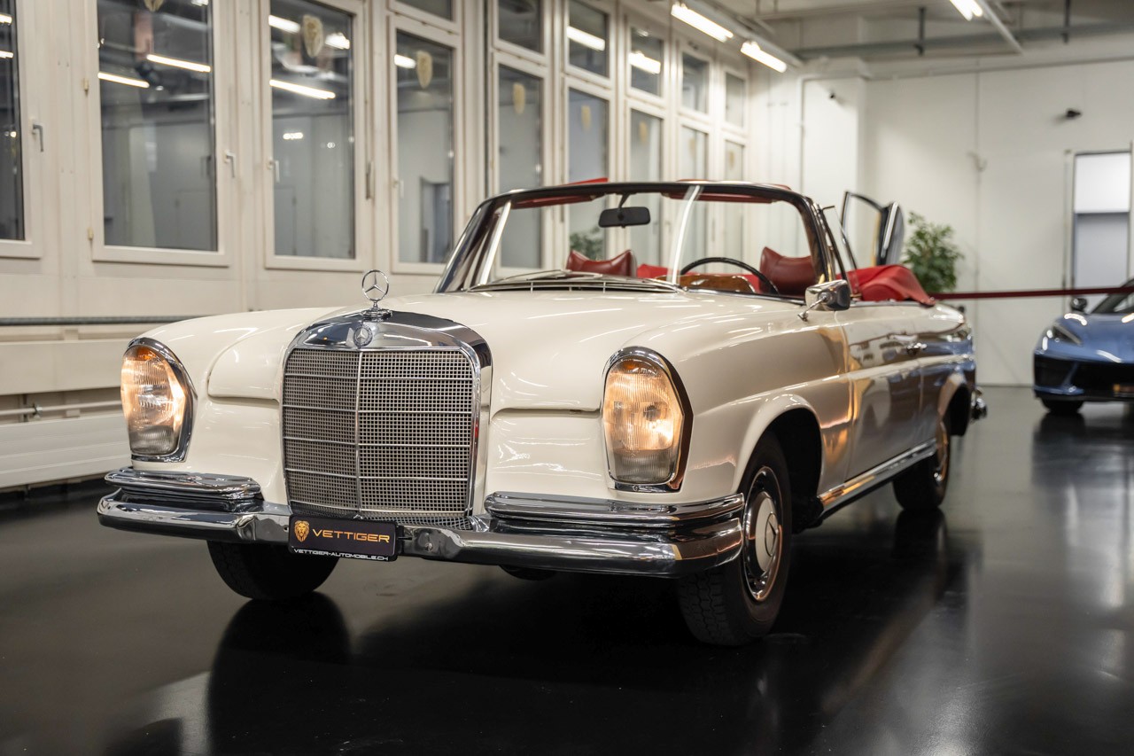 MERCEDES-BENZ 220 SE/b-showroom-element-3
