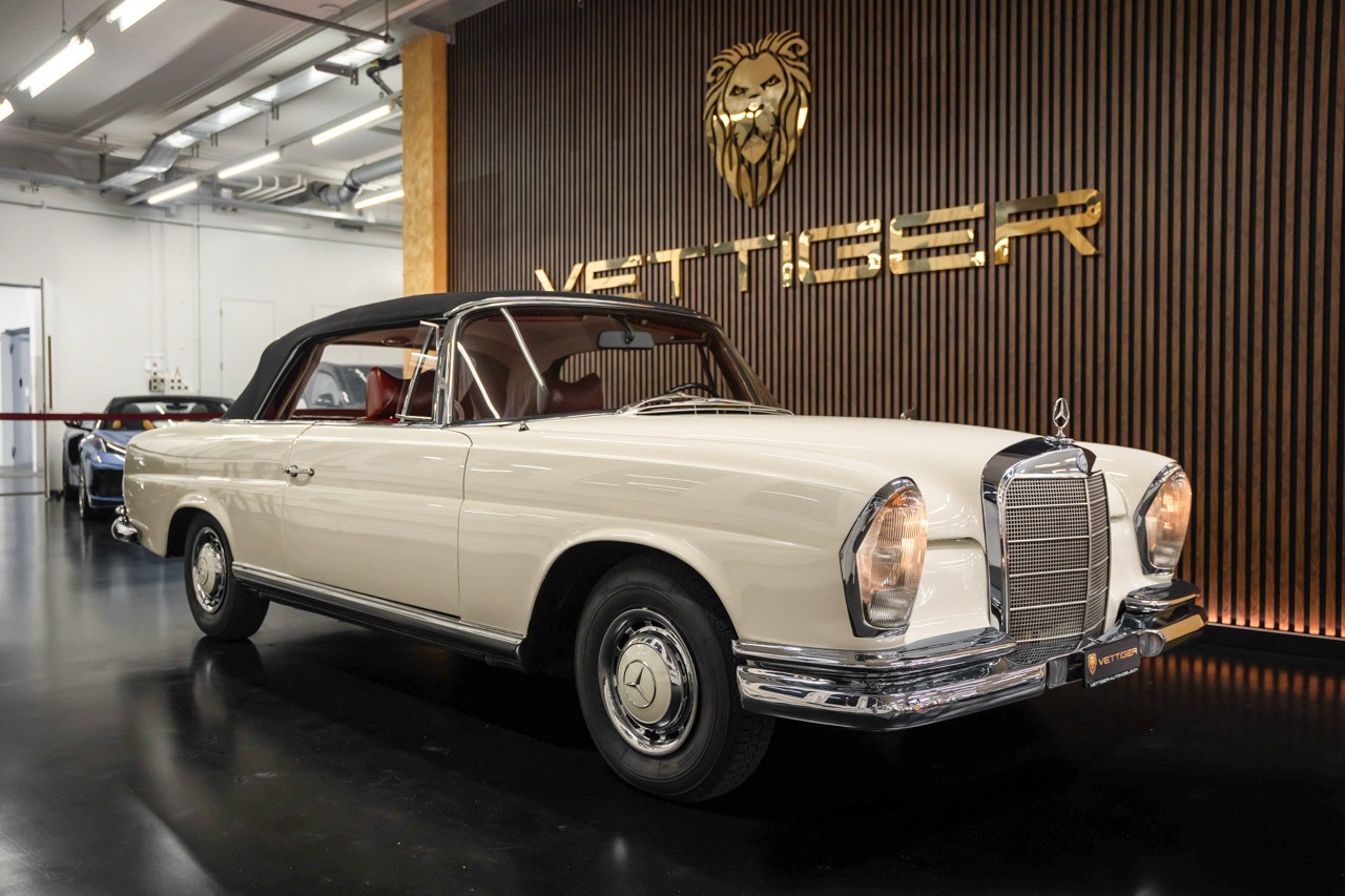 MERCEDES-BENZ 220 SE/b-showroom-element-1