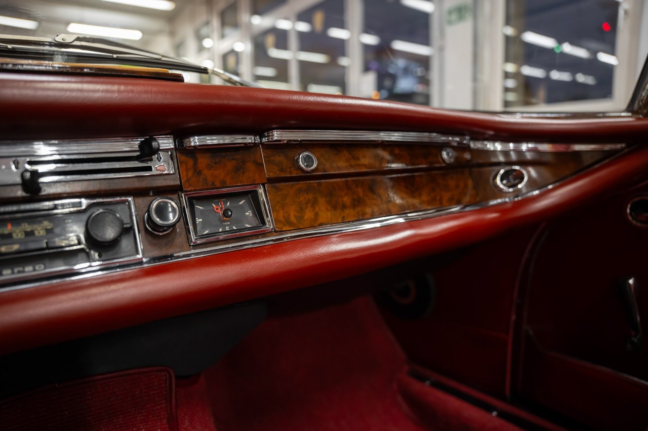 MERCEDES-BENZ 220 SE/b-image-20