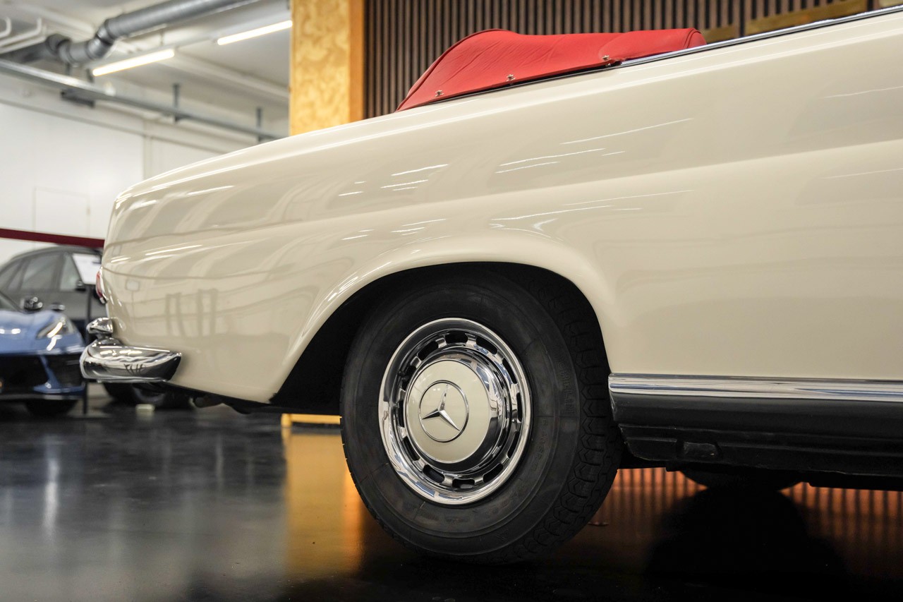 MERCEDES-BENZ 220 SE/b-image-10