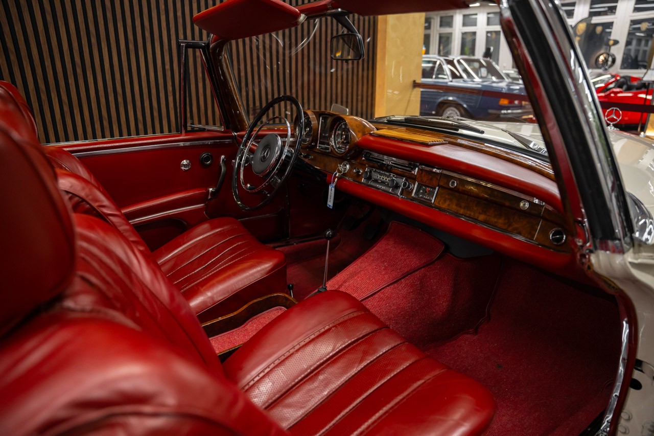 MERCEDES-BENZ 220 SE/b-image-15