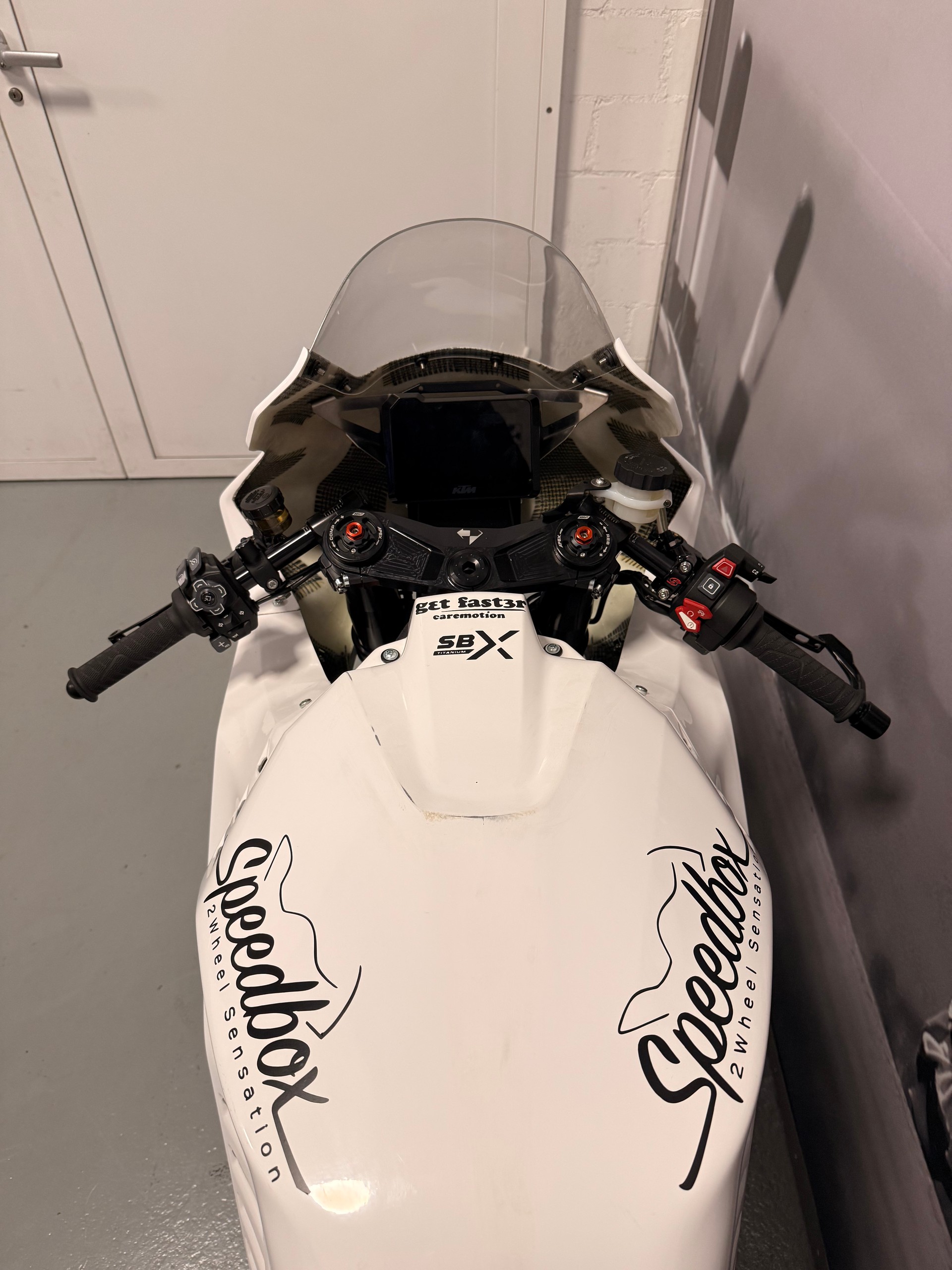 KTM 1390 Super Duke R EVO-image-5