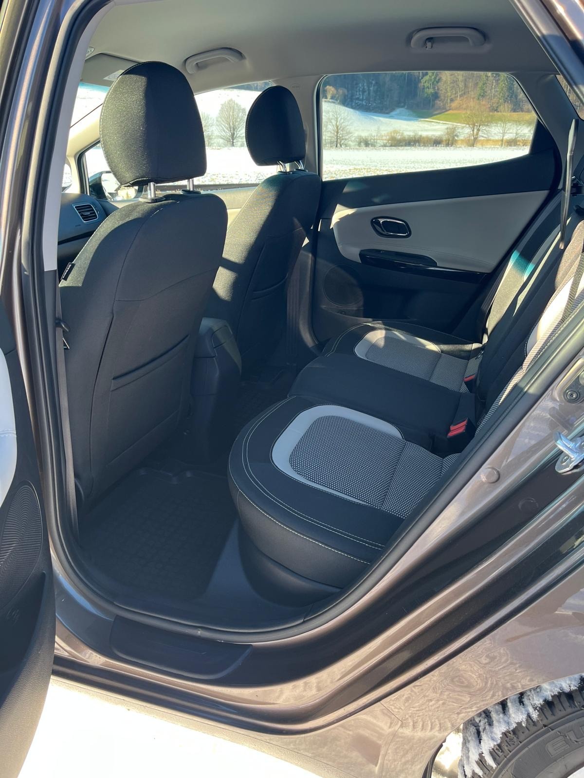 KIA Cee'd 1.6 GDi Swiss Champion DCT-image-7