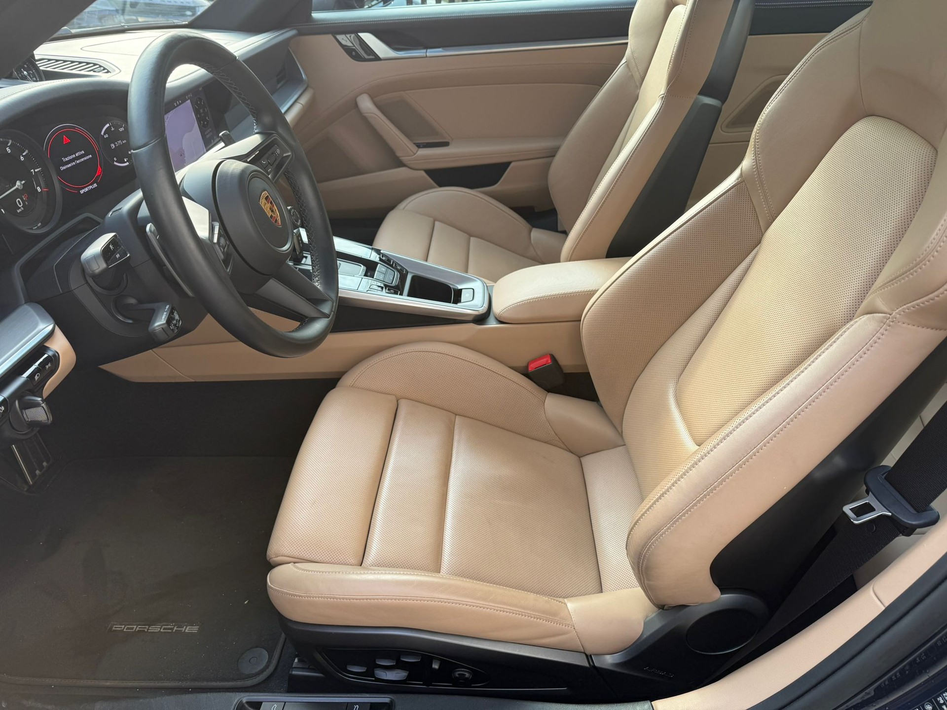 PORSCHE 911 Carrera 4S-image-8