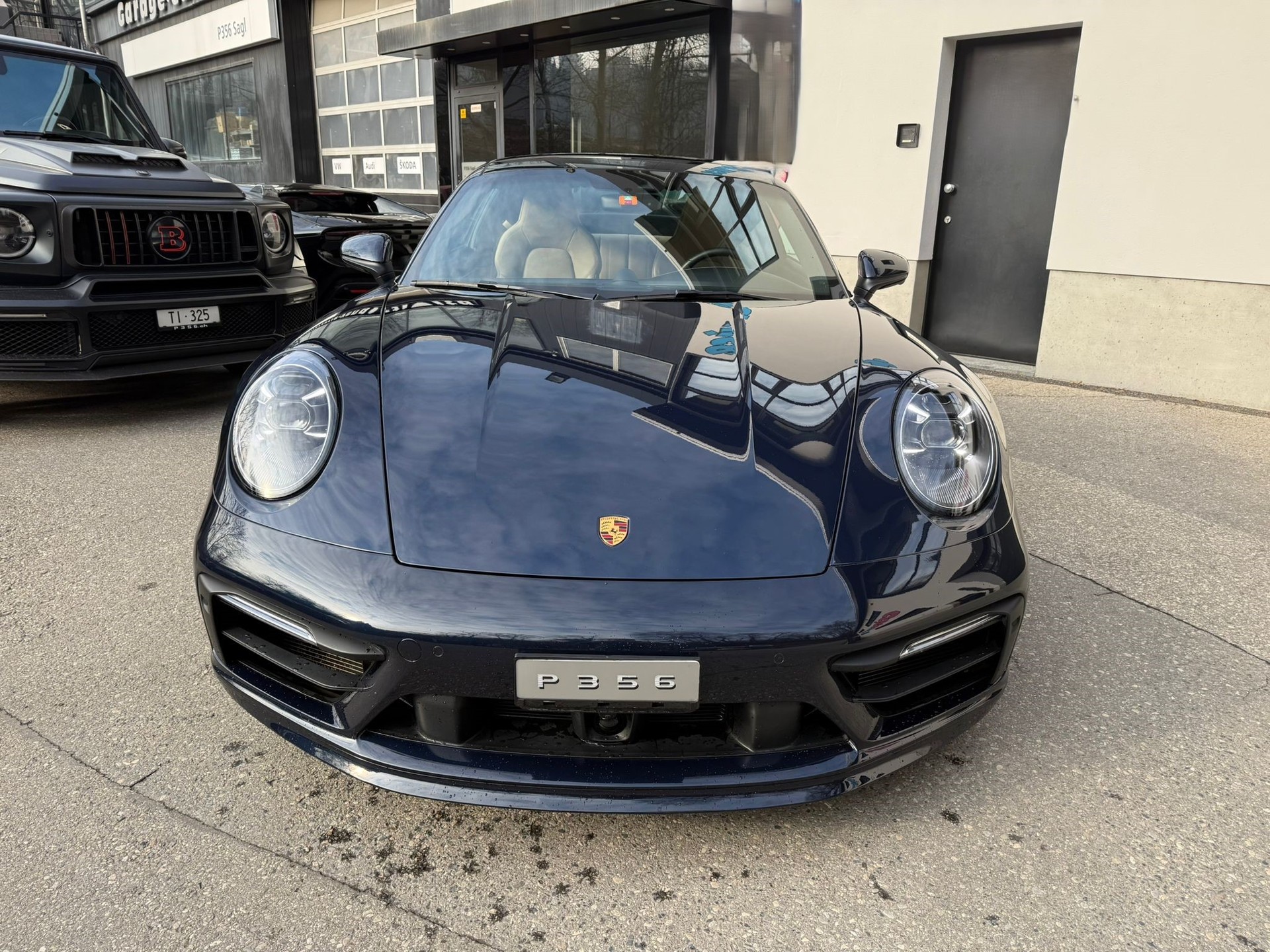 PORSCHE 911 Carrera 4S-image-1