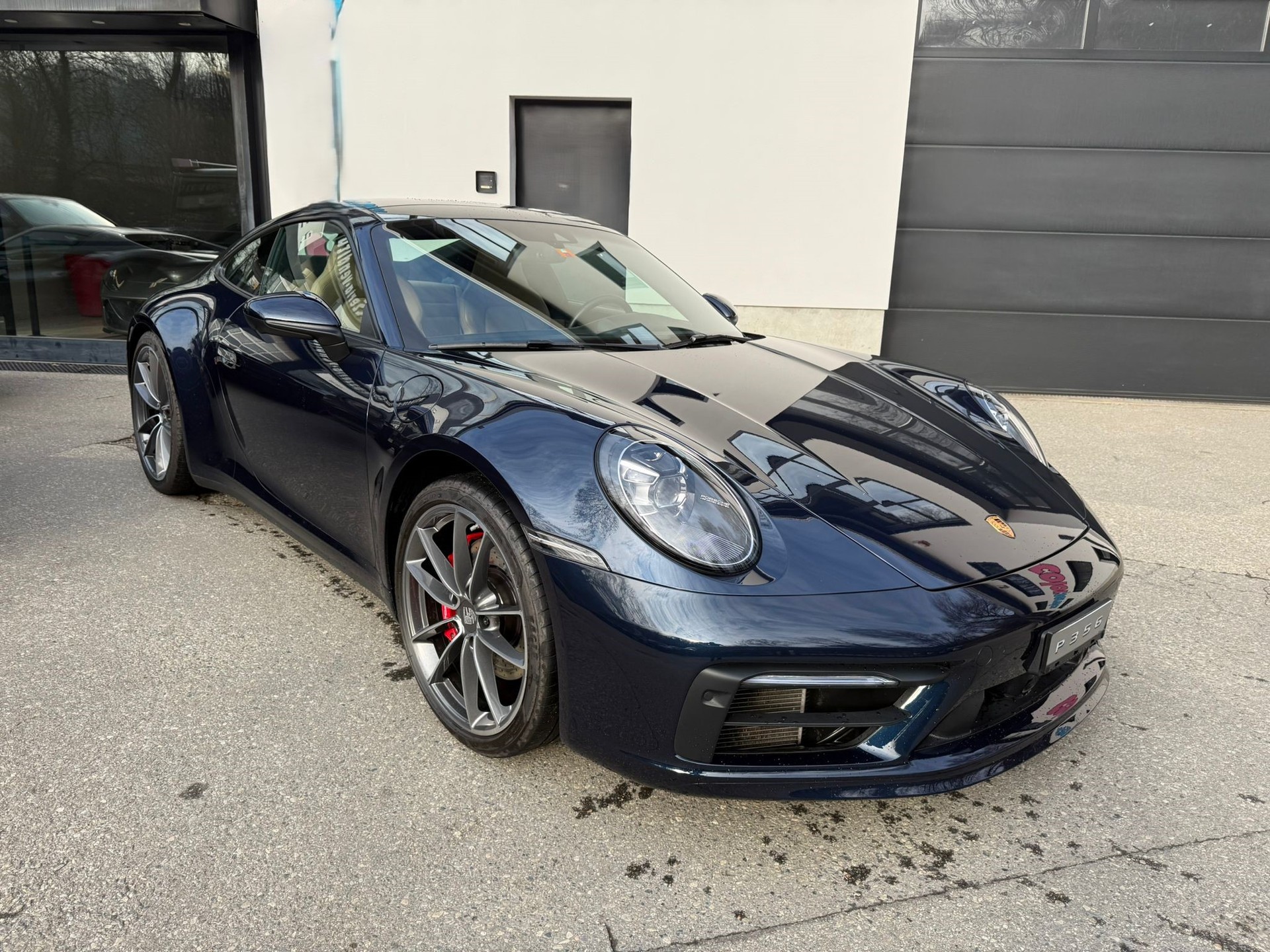 PORSCHE 911 Carrera 4S-image-2