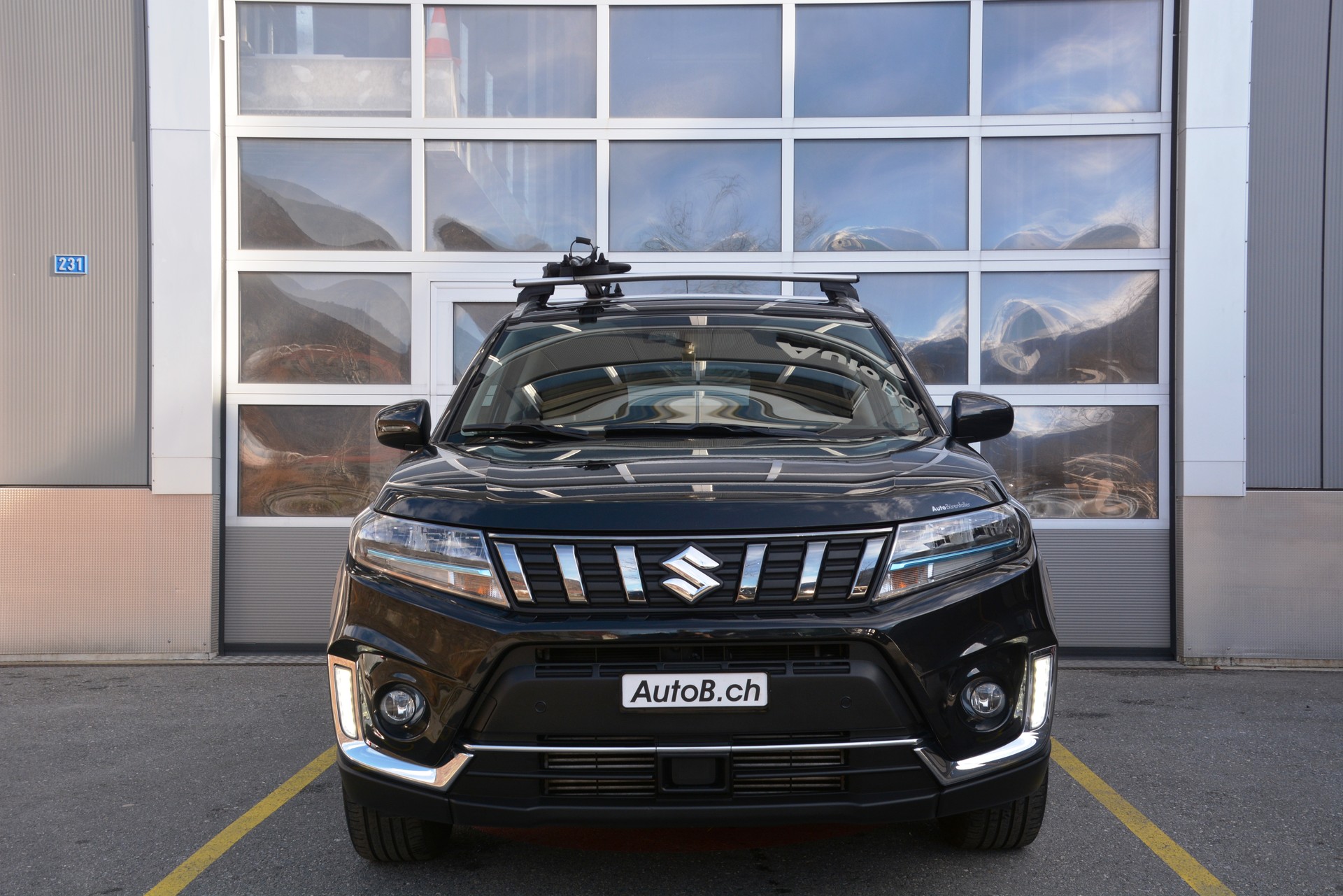 SUZUKI Vitara 1.4 Boosterjet Compact Top Hybrid Automatic-image-2