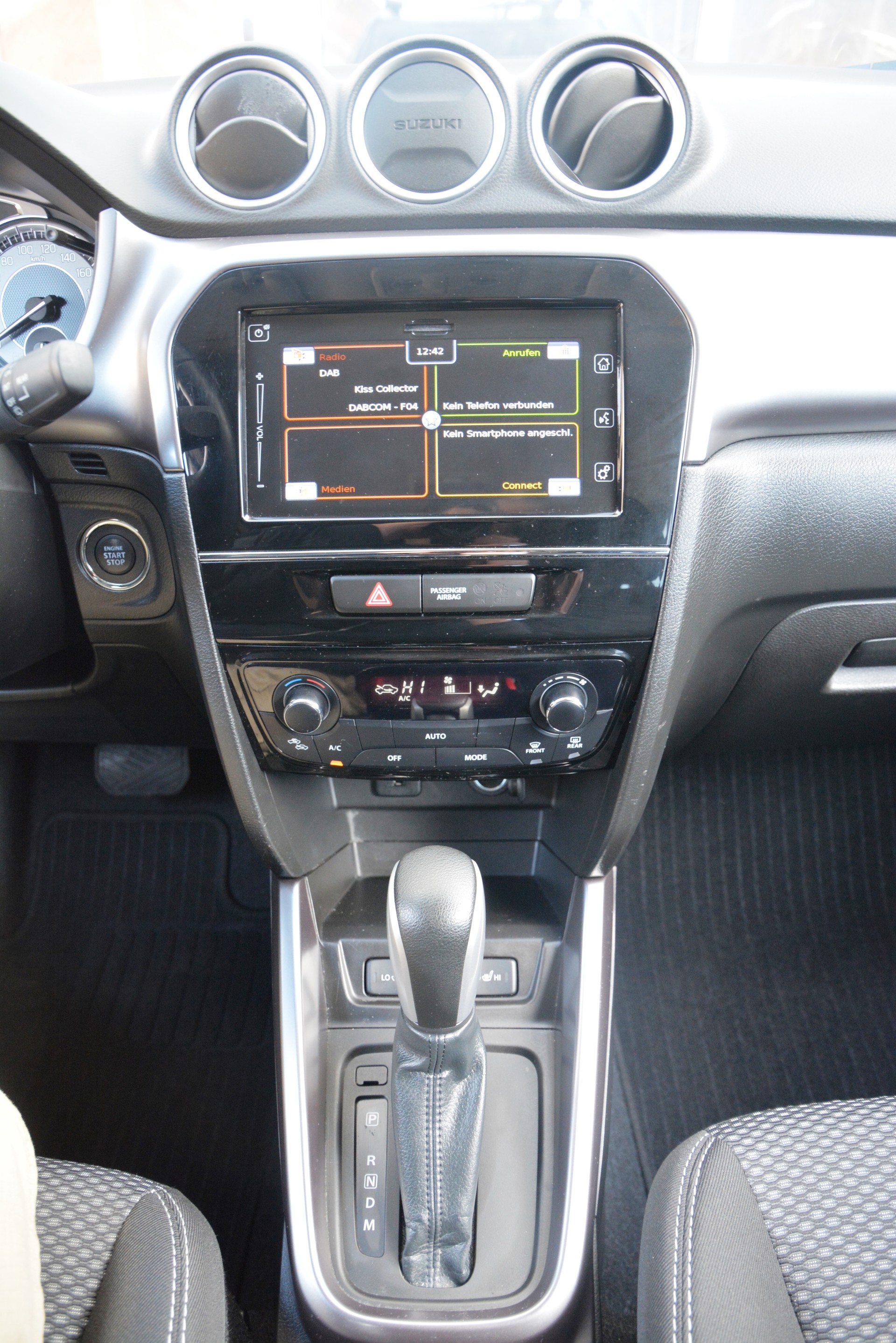 SUZUKI Vitara 1.4 Boosterjet Compact Top Hybrid Automatic-image-6