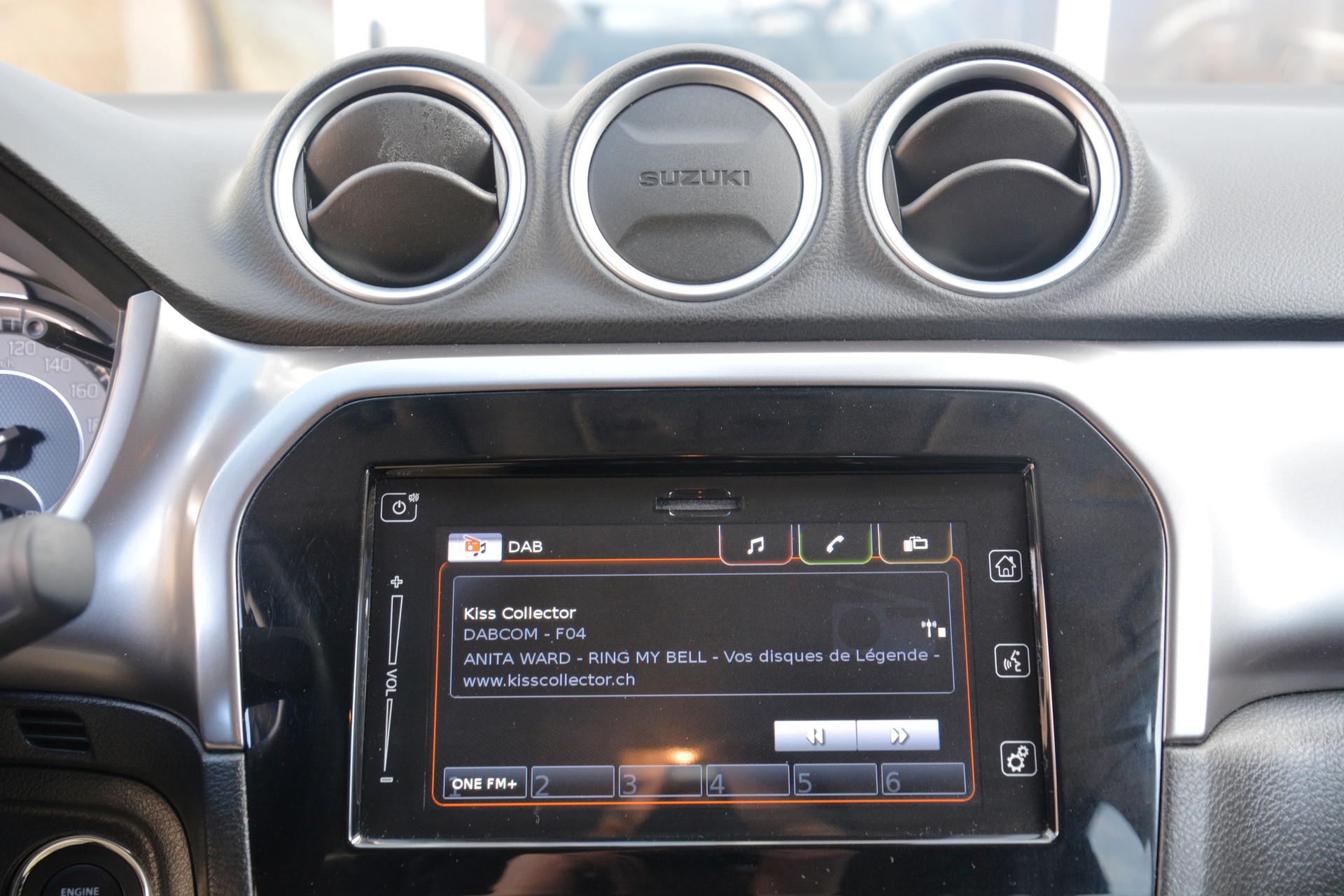 SUZUKI Vitara 1.4 Boosterjet Compact Top Hybrid Automatic-image-10
