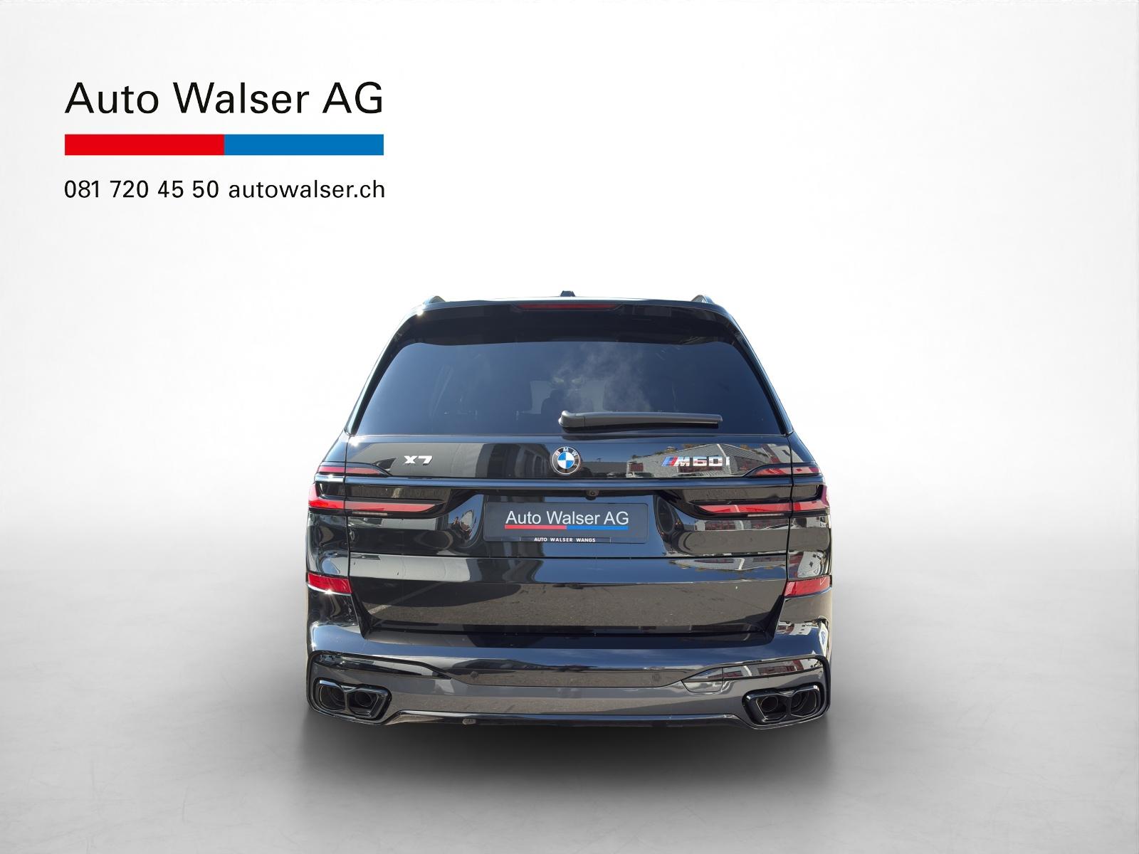 BMW X7 M60i-showroom-element-3