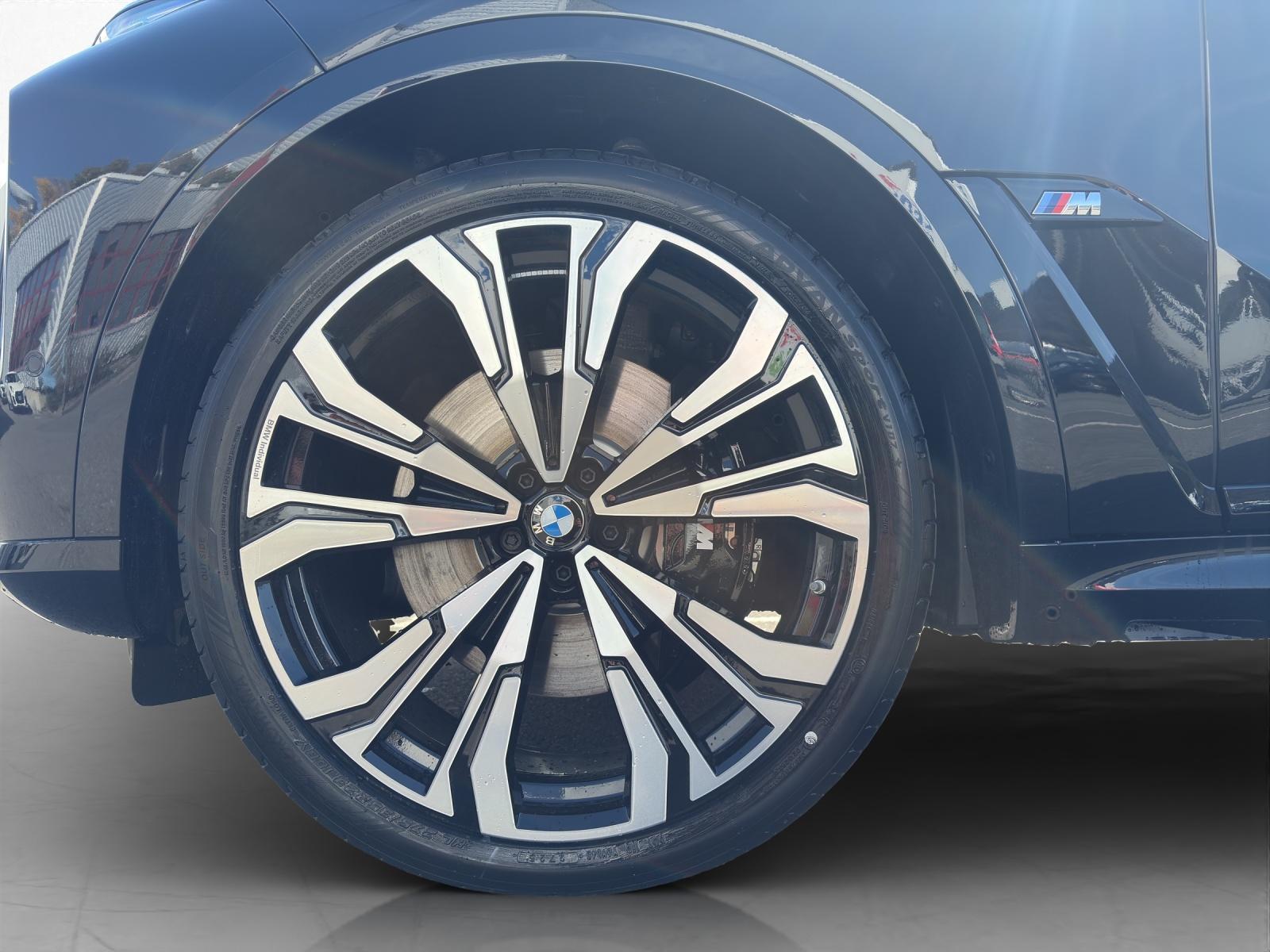 BMW X7 M60i-image-8