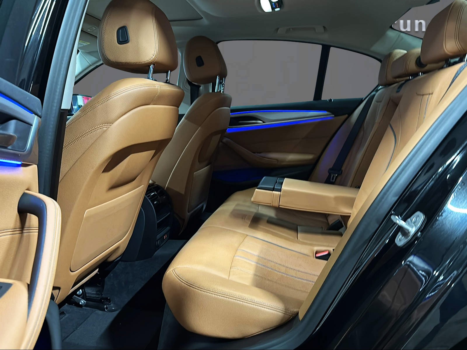 BMW 530i xDrive 48V Steptronic-image-11