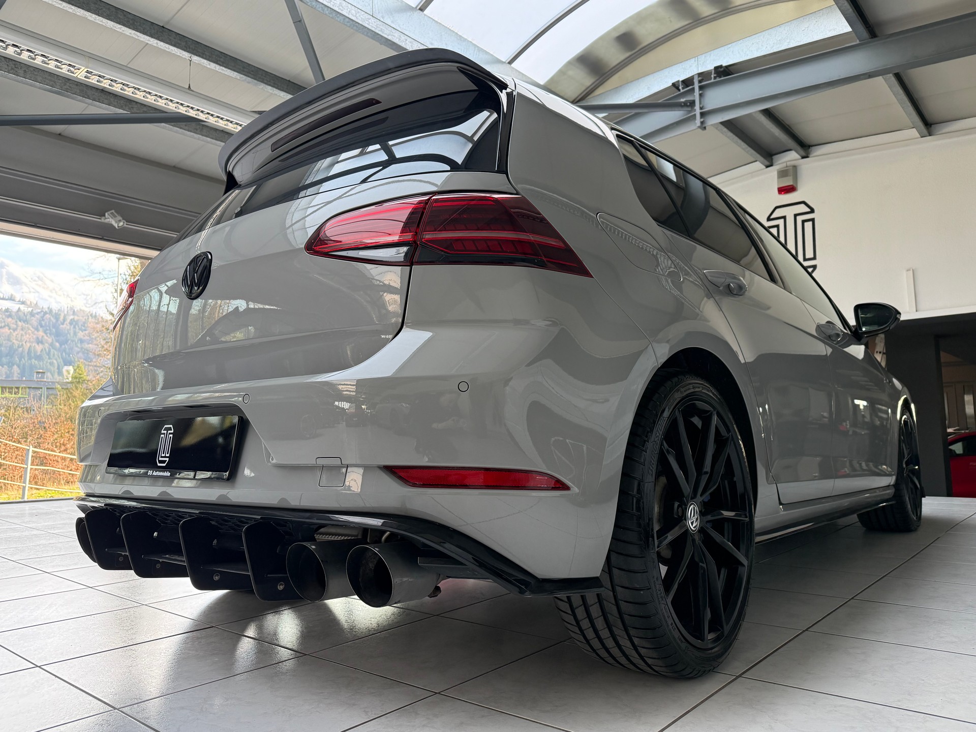 VW Golf 2.0 TSI R 4Motion DSG * CH * voll ausgestattet * WP Stage 1 370 PS * Remus * ohne OPF * Maxton * KW *-image-4