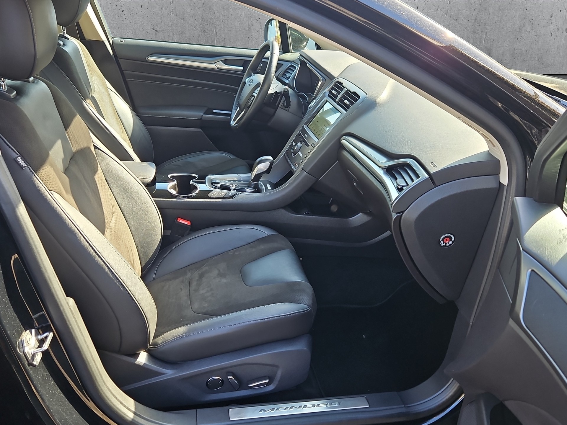 FORD Mondeo 2.0 TDCi Titanium AWD PowerShift-image-9