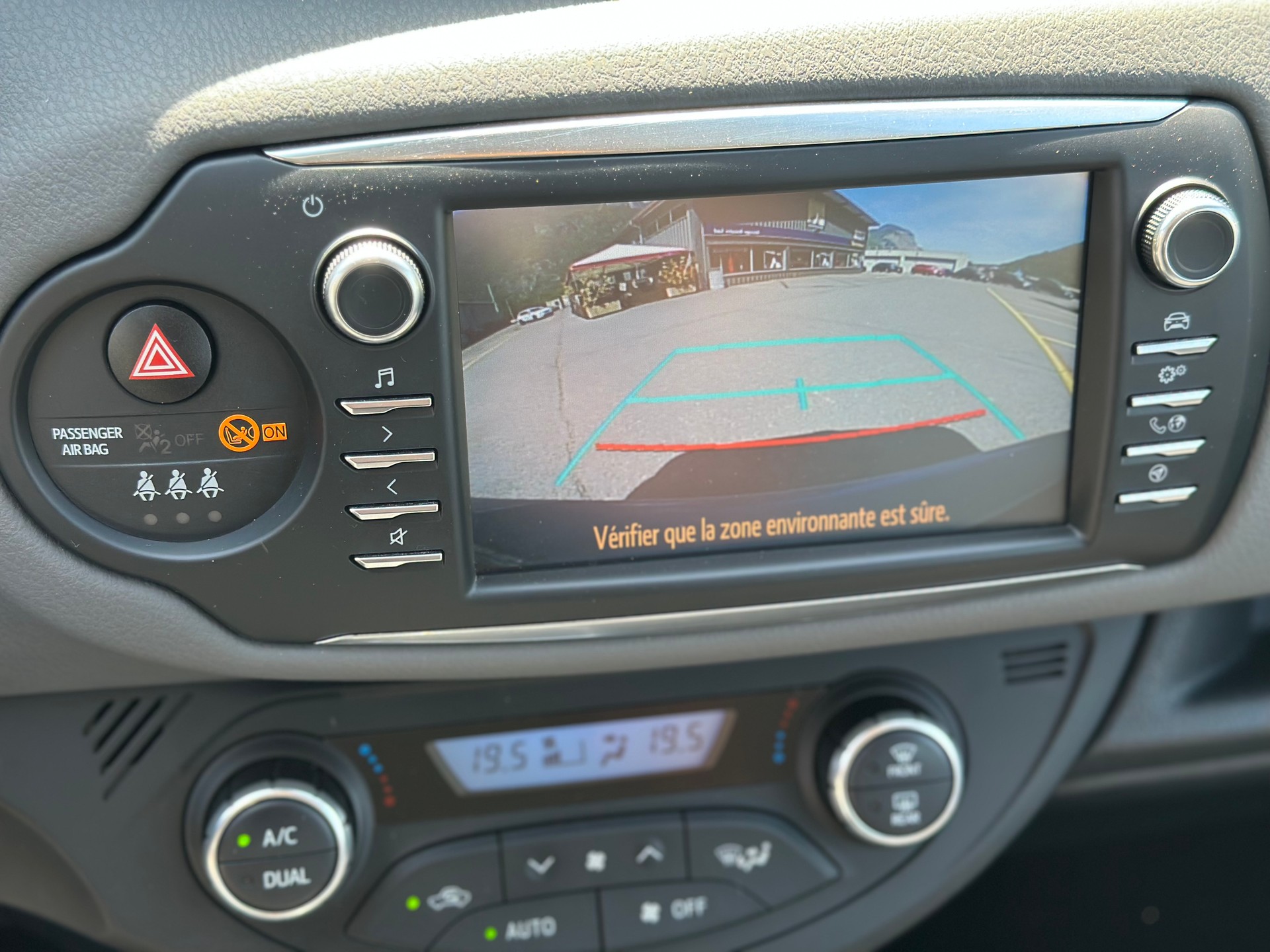 TOYOTA Yaris 1.5 Trend-image-18