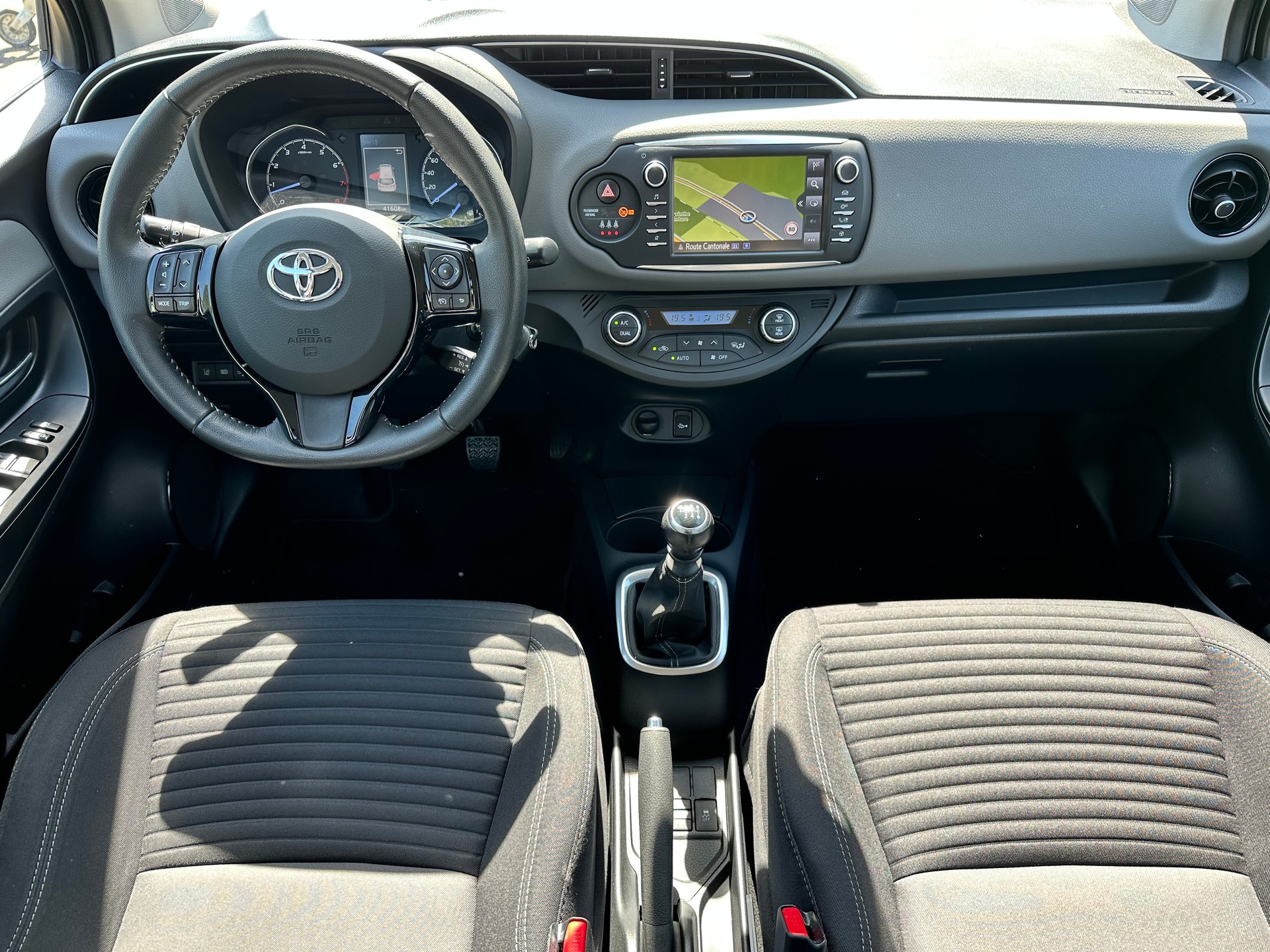 TOYOTA Yaris 1.5 Trend-image-10