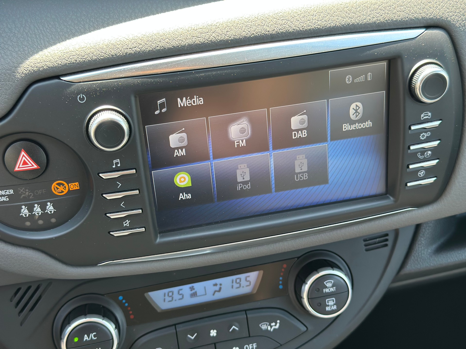 TOYOTA Yaris 1.5 Trend-image-19