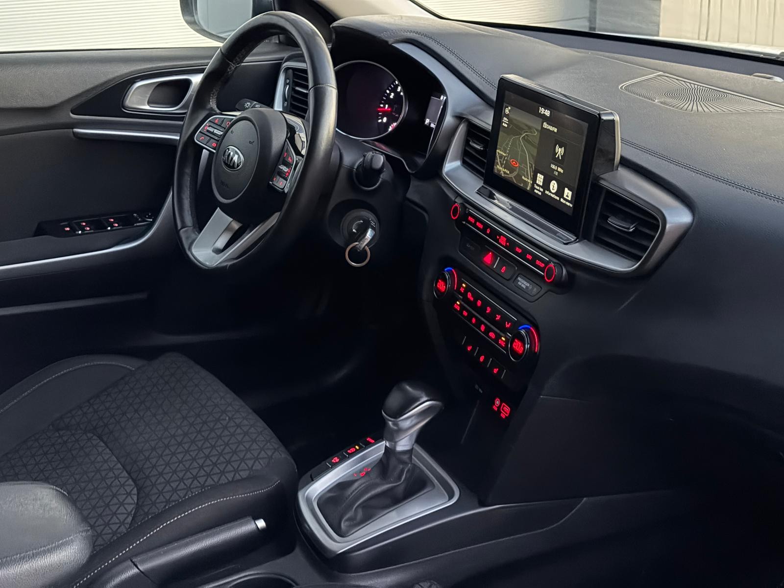 KIA Ceed Sportswagon 1.4 T-GDi Power 25 DCT-image-9