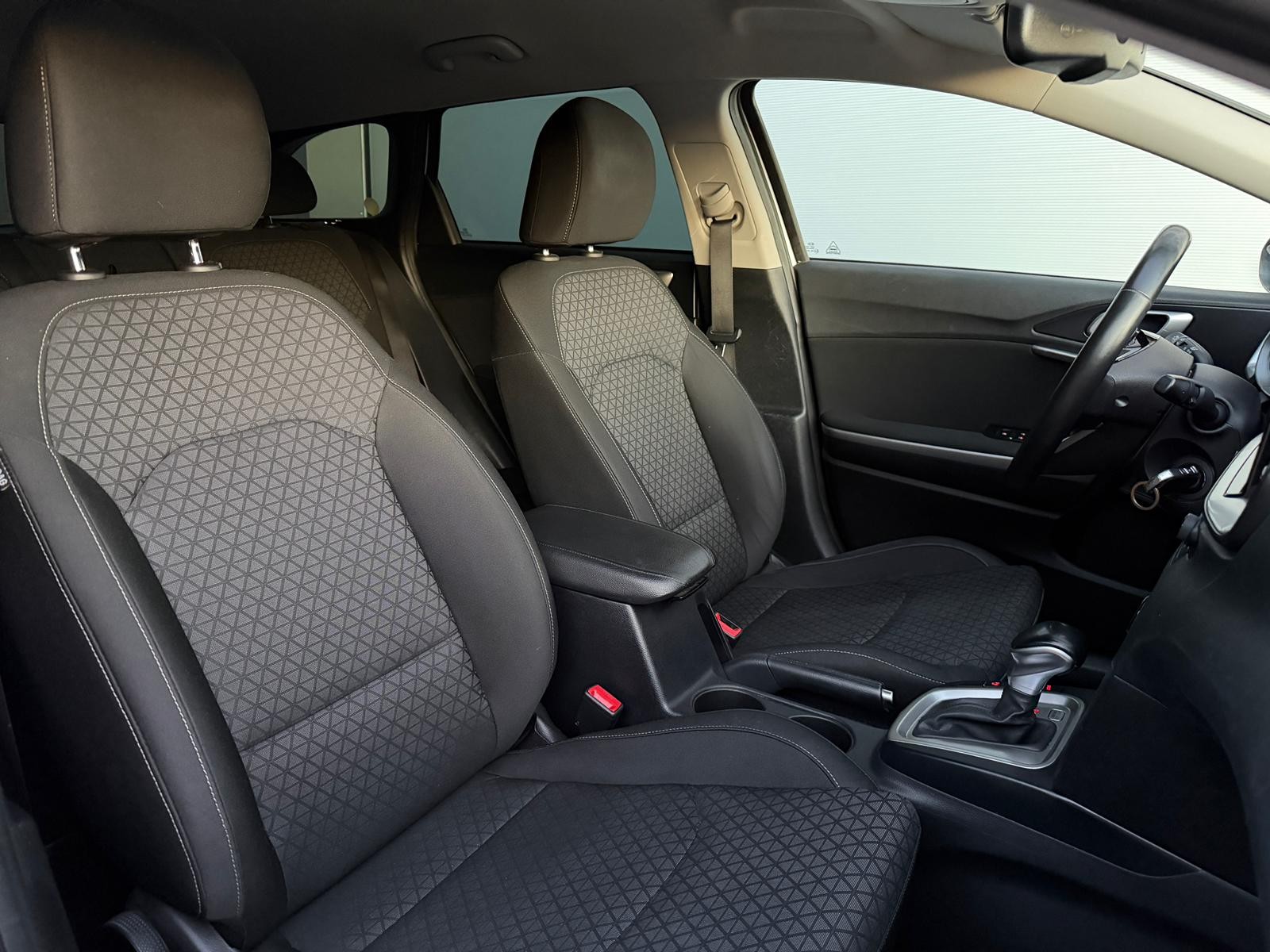 KIA Ceed Sportswagon 1.4 T-GDi Power 25 DCT-image-10
