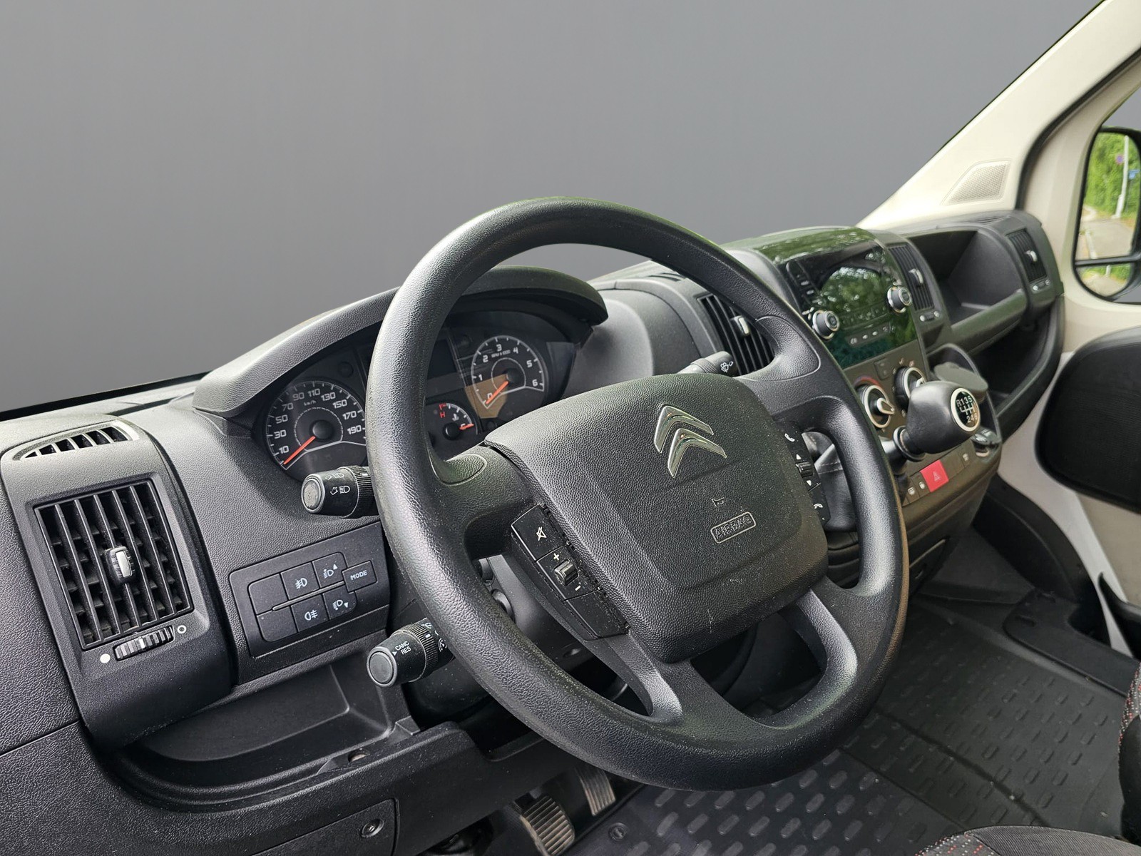 CITROEN Jumper 35+ 2.0 BlueHDi 160 Attraction L4-image-9