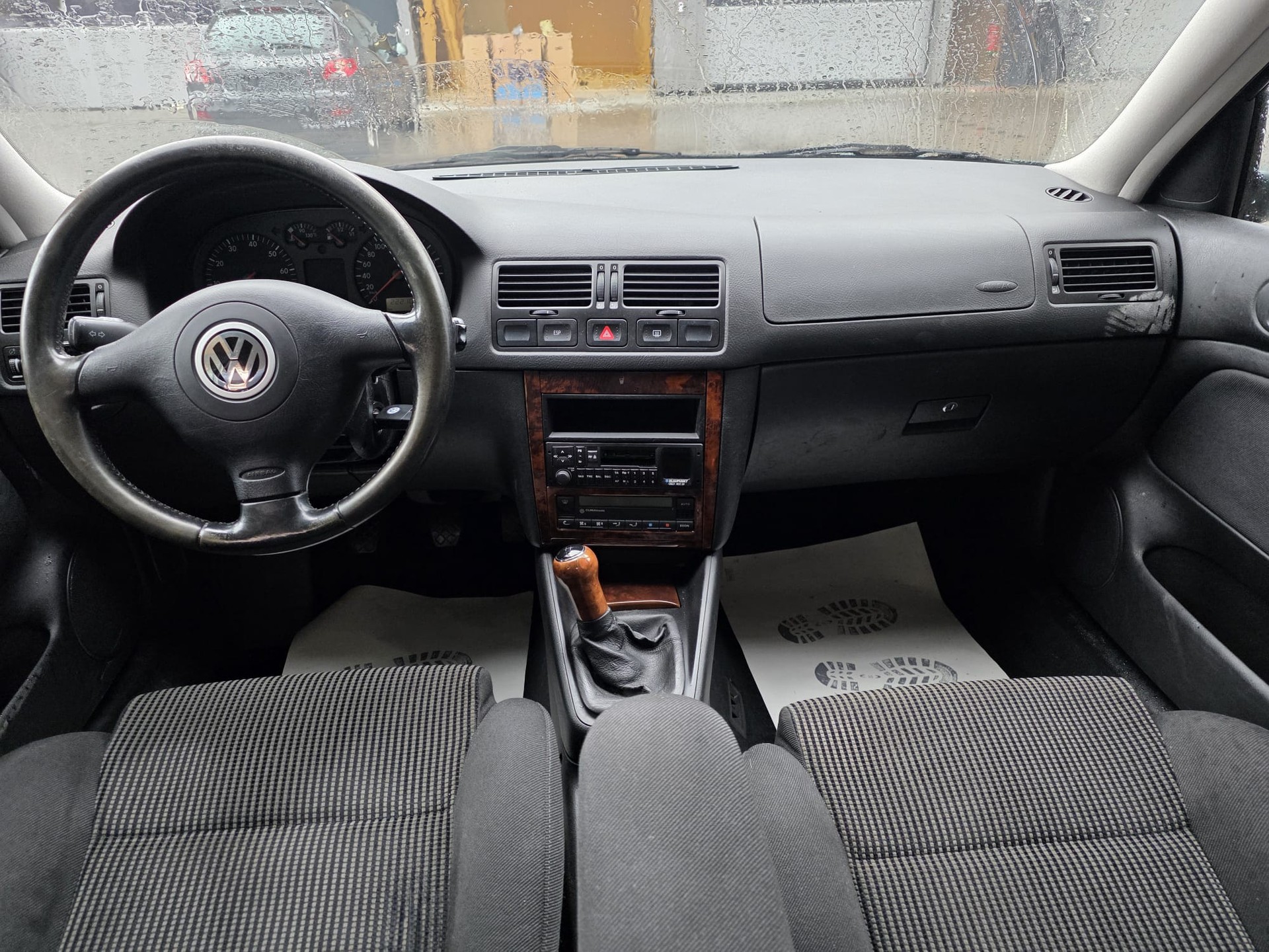 VW Bora 2.3 Highline-image-10