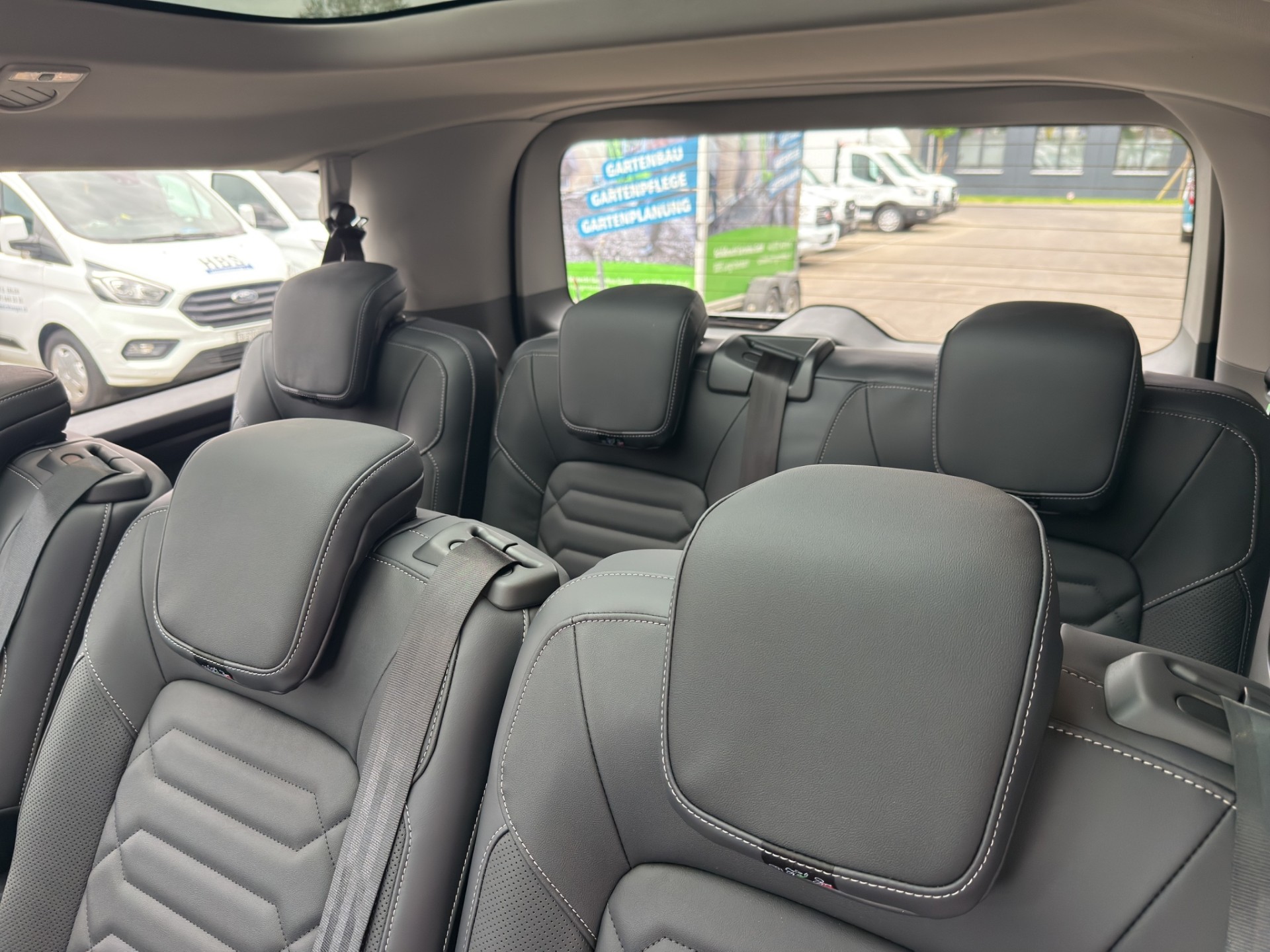 FORD Tourneo C Bus 320 L1 2.0 EcoBlue 170 Titanium-image-12