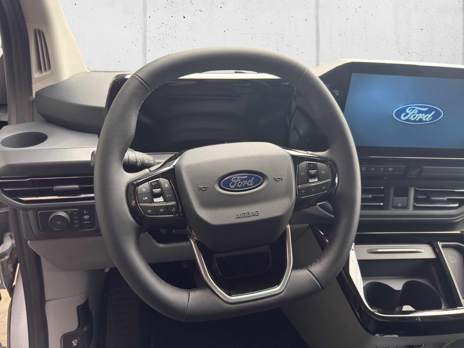 FORD Tourneo C Bus 320 L1 2.0 EcoBlue 170 Titanium-image-9