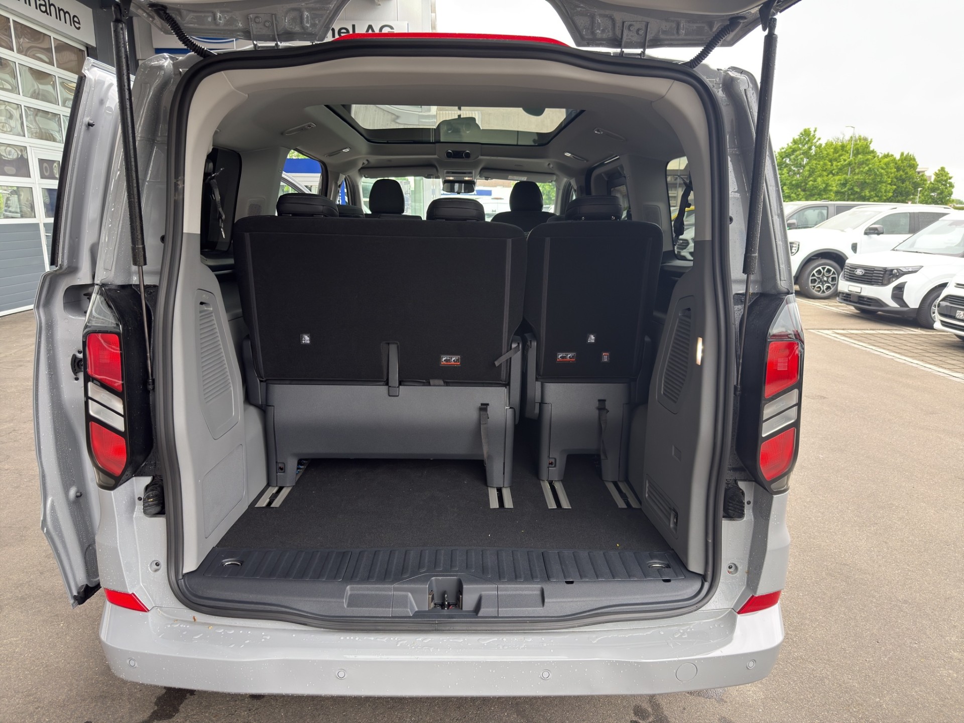 FORD Tourneo C Bus 320 L1 2.0 EcoBlue 170 Titanium-image-13