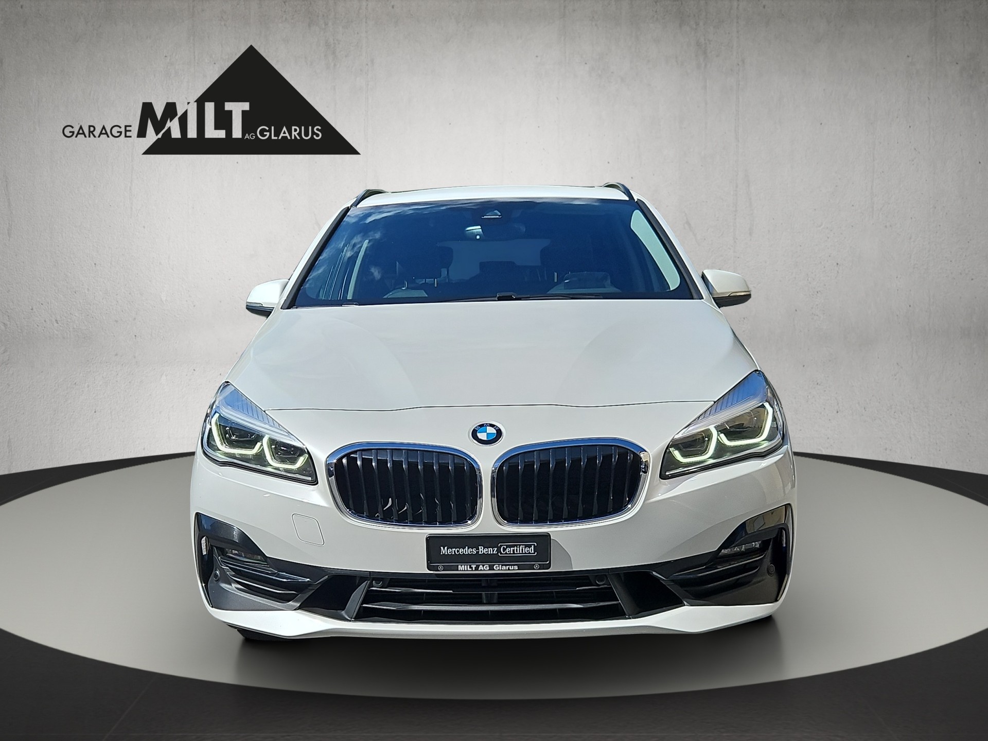 BMW 218d xDrive Active Tourer-showroom-element-2