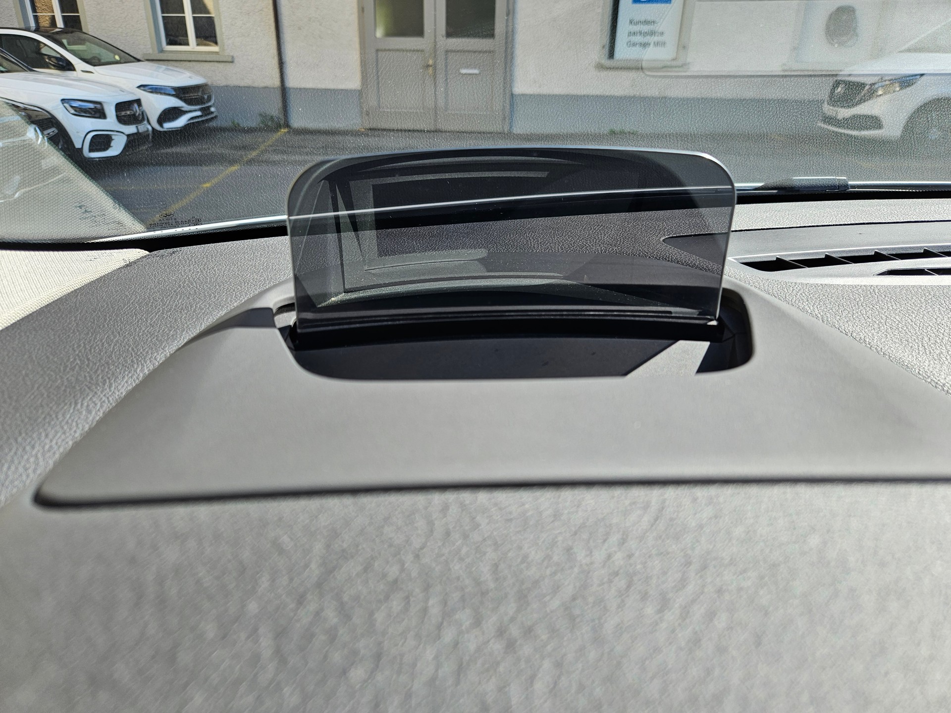 BMW 218d xDrive Active Tourer-image-17