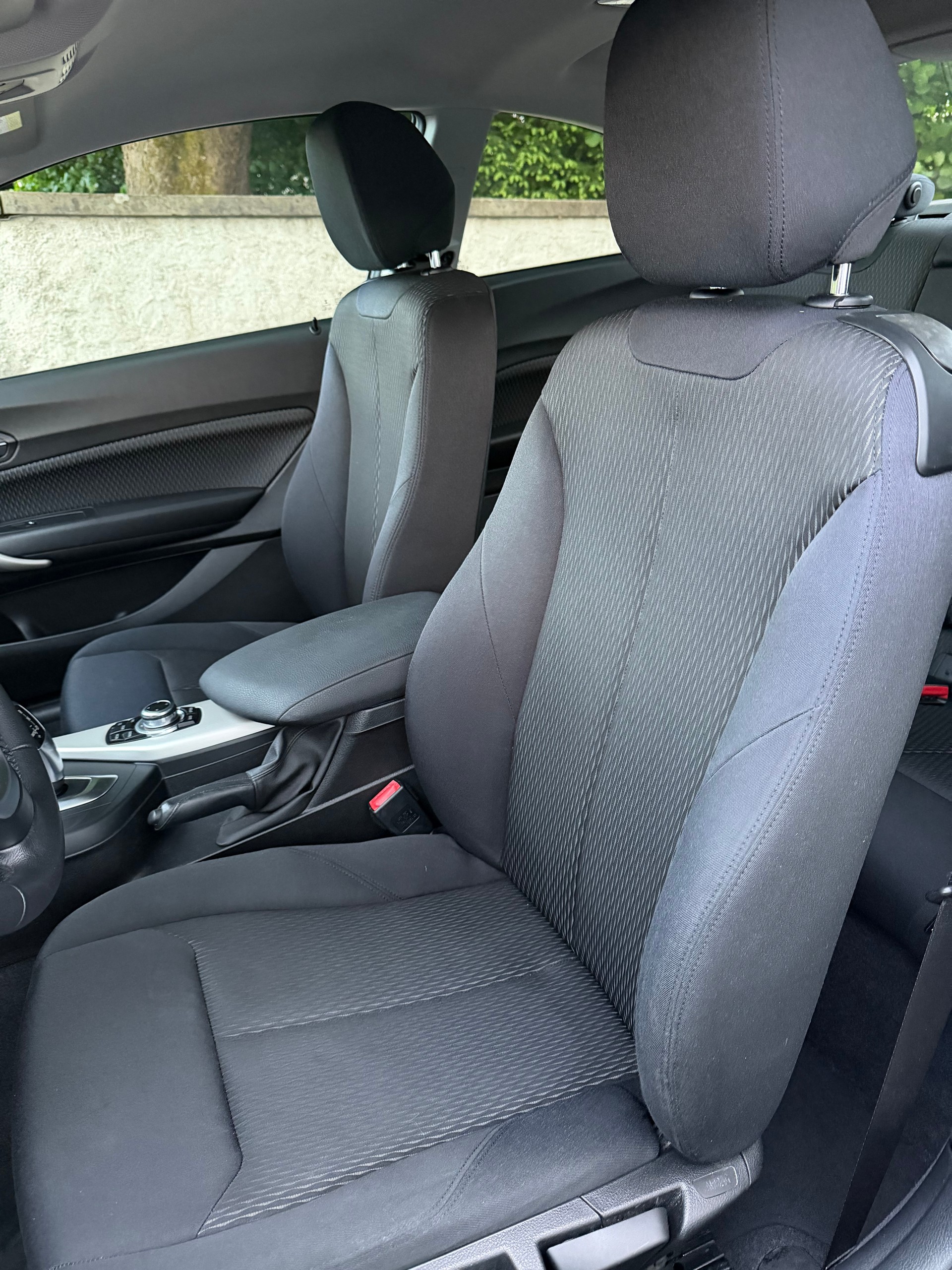 BMW 220i Coupe Steptronic / 1 Hand / CH-Fahrzeug / Frisch ab MFK / Service gepflegt / 36 Monate Garantie exkl. / Navi / Xenon / DAB-image-10