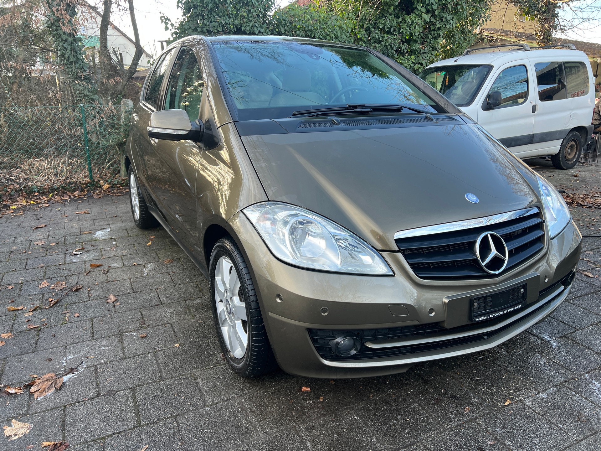 MERCEDES-BENZ A 160 (150) Avantgarde Autotronic-image-1