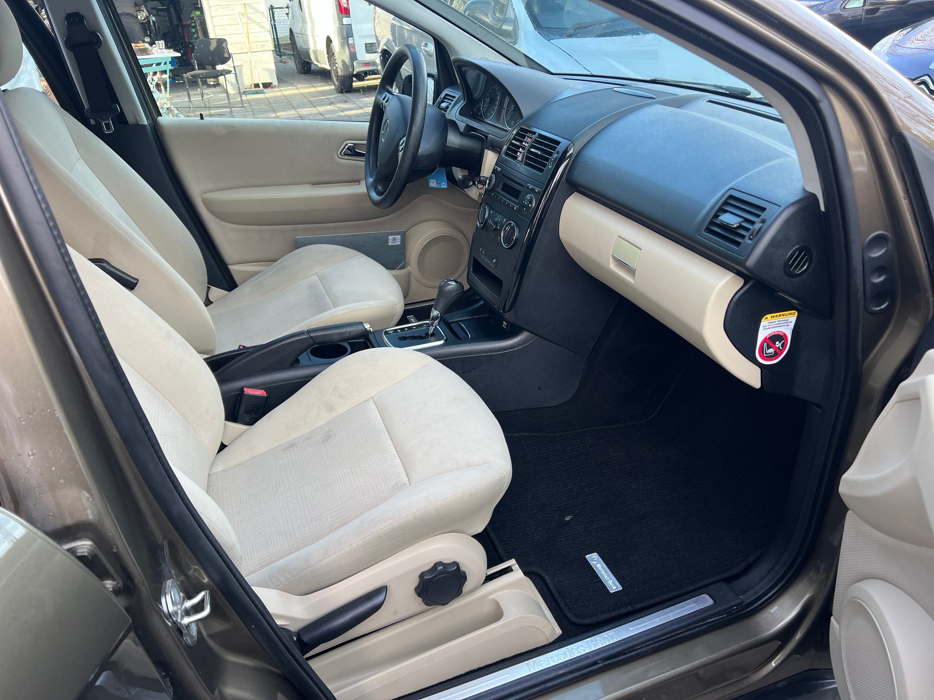 MERCEDES-BENZ A 160 (150) Avantgarde Autotronic-image-6