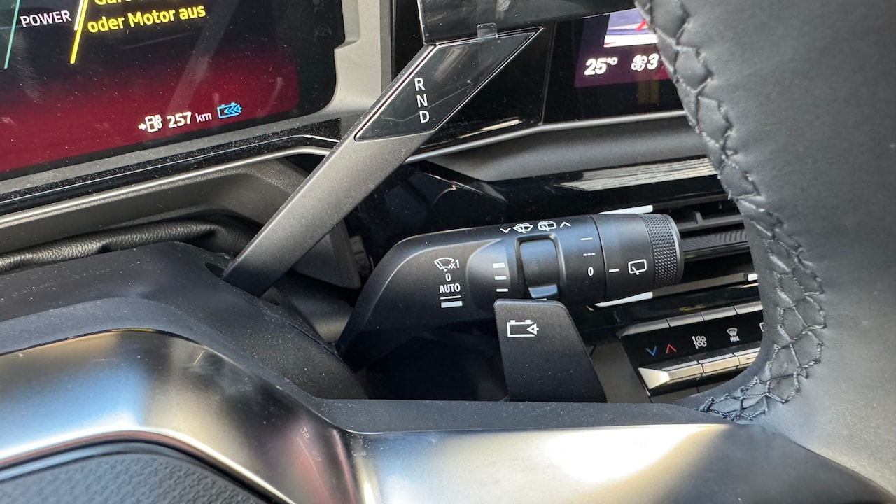 RENAULT R4 E-Tech Comfort Range 52 kWh Iconic-image-20