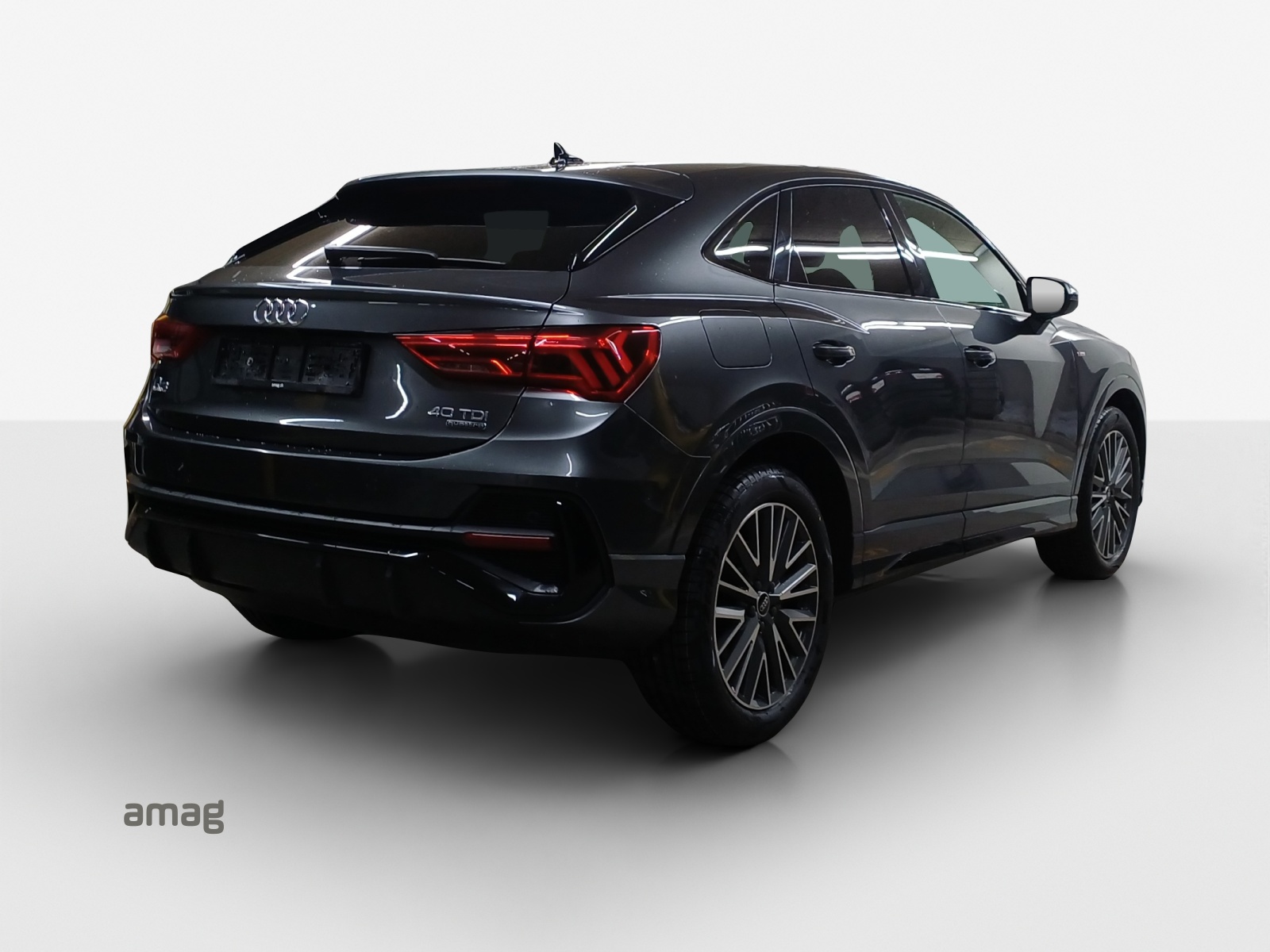 AUDI Q3 Sportback 40 TDI S line quattro S-tronic-image-4