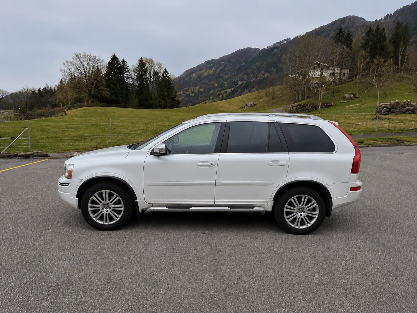 VOLVO XC90 D5 AWD Husky Edition Geartronic-image-1
