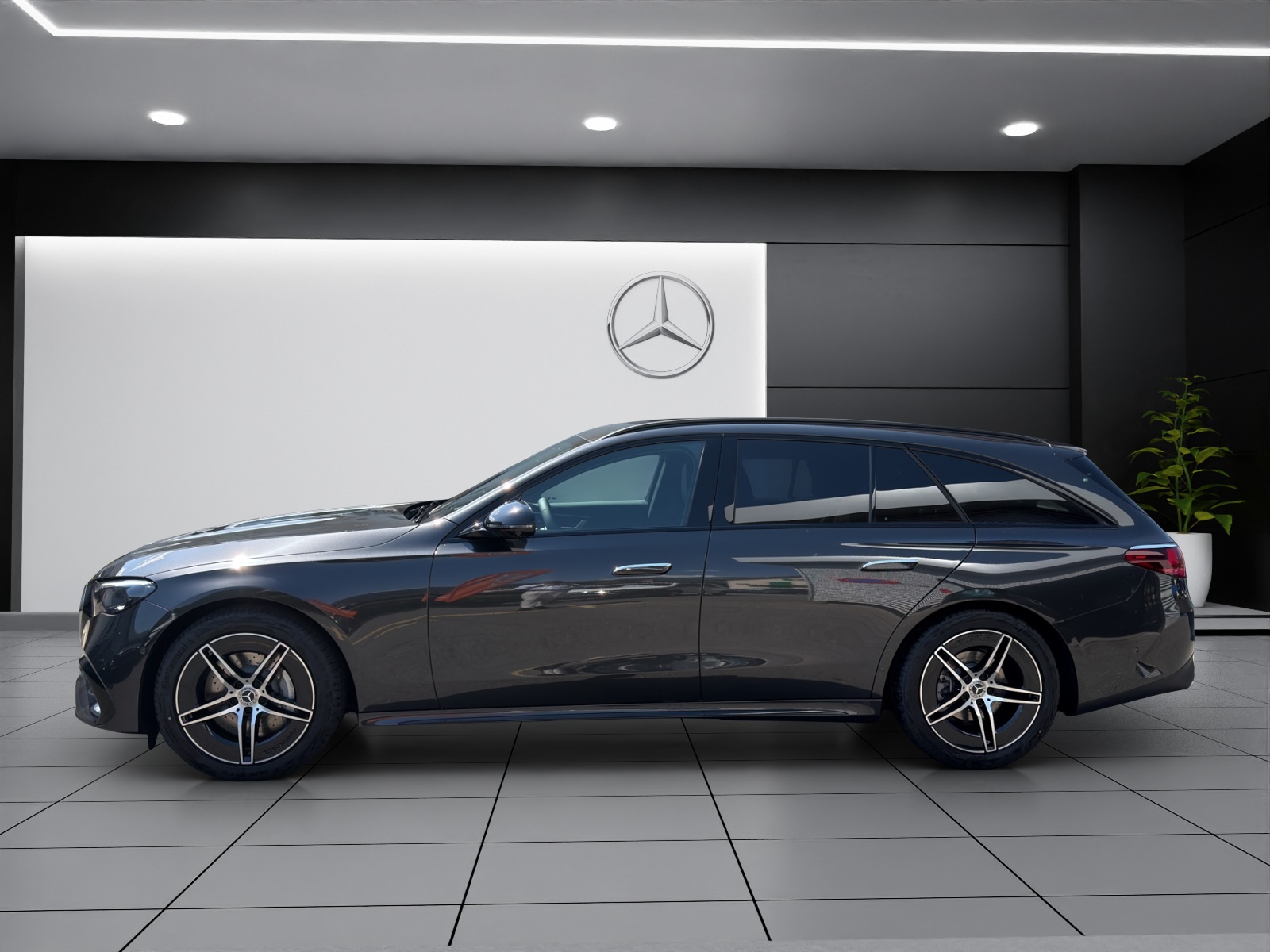 MERCEDES-BENZ E 220 d T 4Matic 9G-Tronic-showroom-element-2