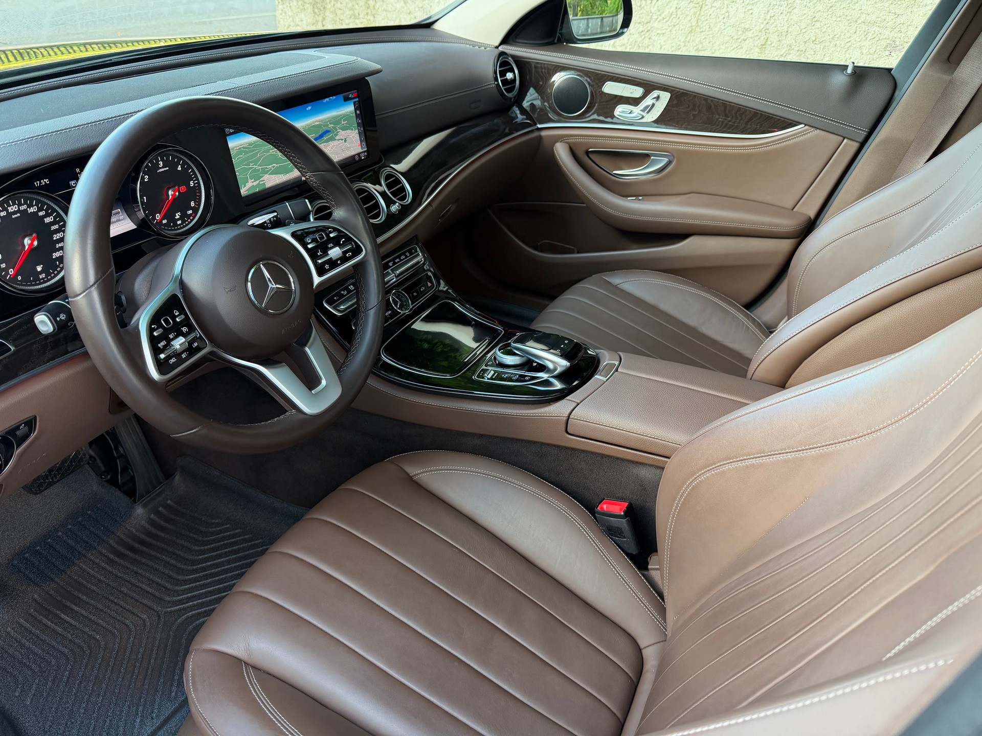MERCEDES-BENZ E 200 d Avantgarde 9G-Tronic / 1 Hand / Ab MFK / Service gepflegt / 36 Monate Garantie exkl. / LED /-image-7