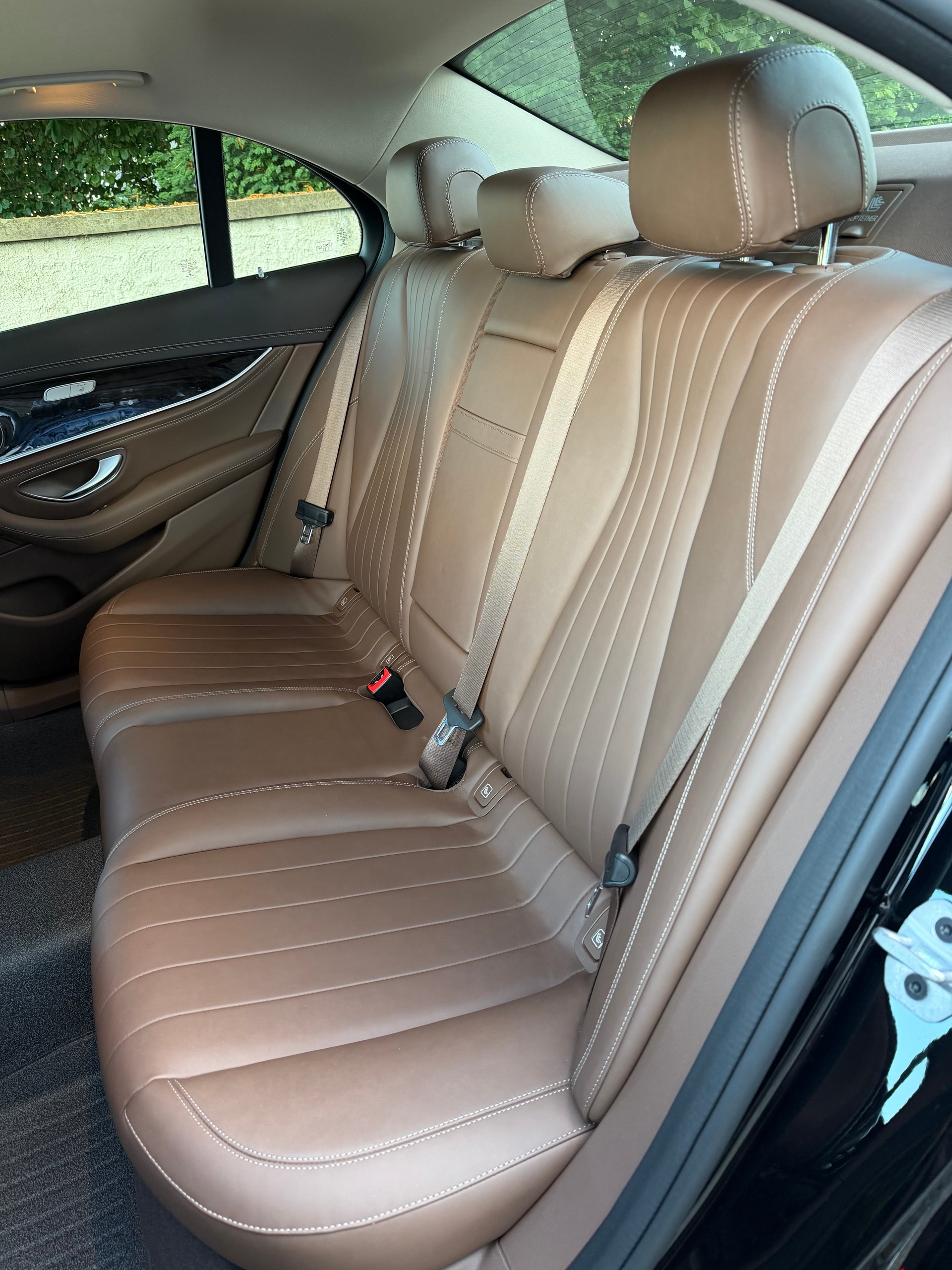 MERCEDES-BENZ E 200 d Avantgarde 9G-Tronic / 1 Hand / Ab MFK / Service gepflegt / 36 Monate Garantie exkl. / LED /-image-10