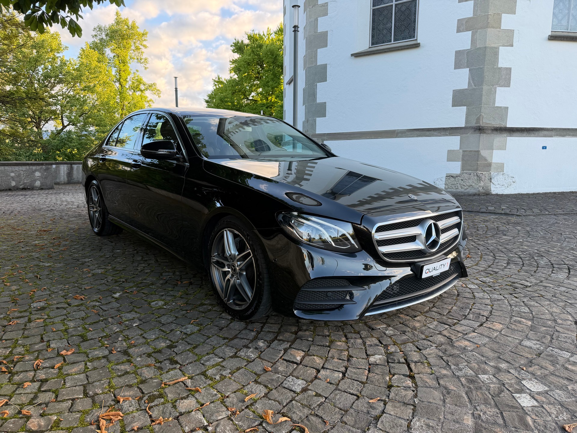 MERCEDES-BENZ E 200 d Avantgarde 9G-Tronic / 1 Hand / Ab MFK / Service gepflegt / 36 Monate Garantie exkl. / LED /-image-2