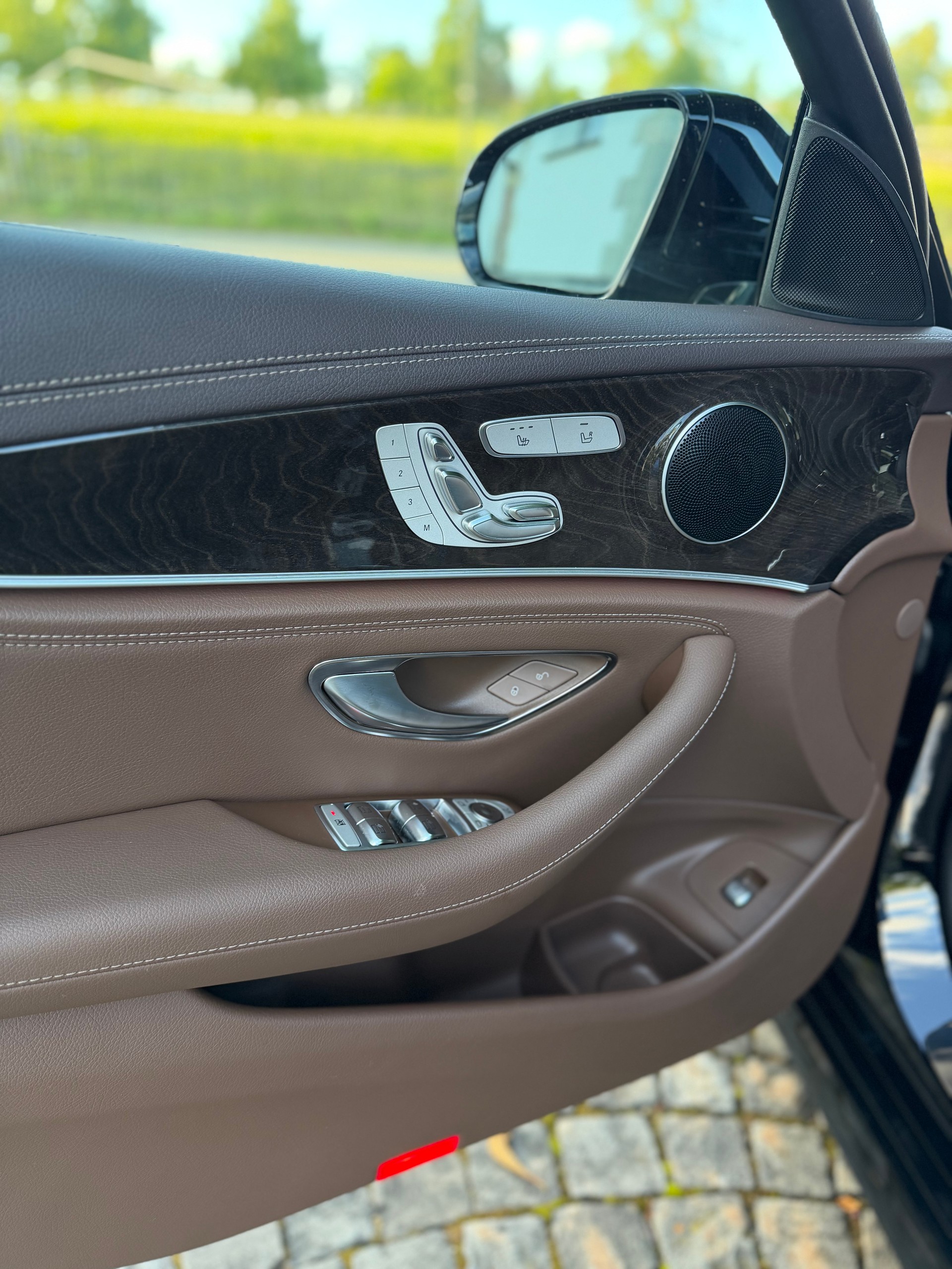 MERCEDES-BENZ E 200 d Avantgarde 9G-Tronic / 1 Hand / Ab MFK / Service gepflegt / 36 Monate Garantie exkl. / LED /-image-12
