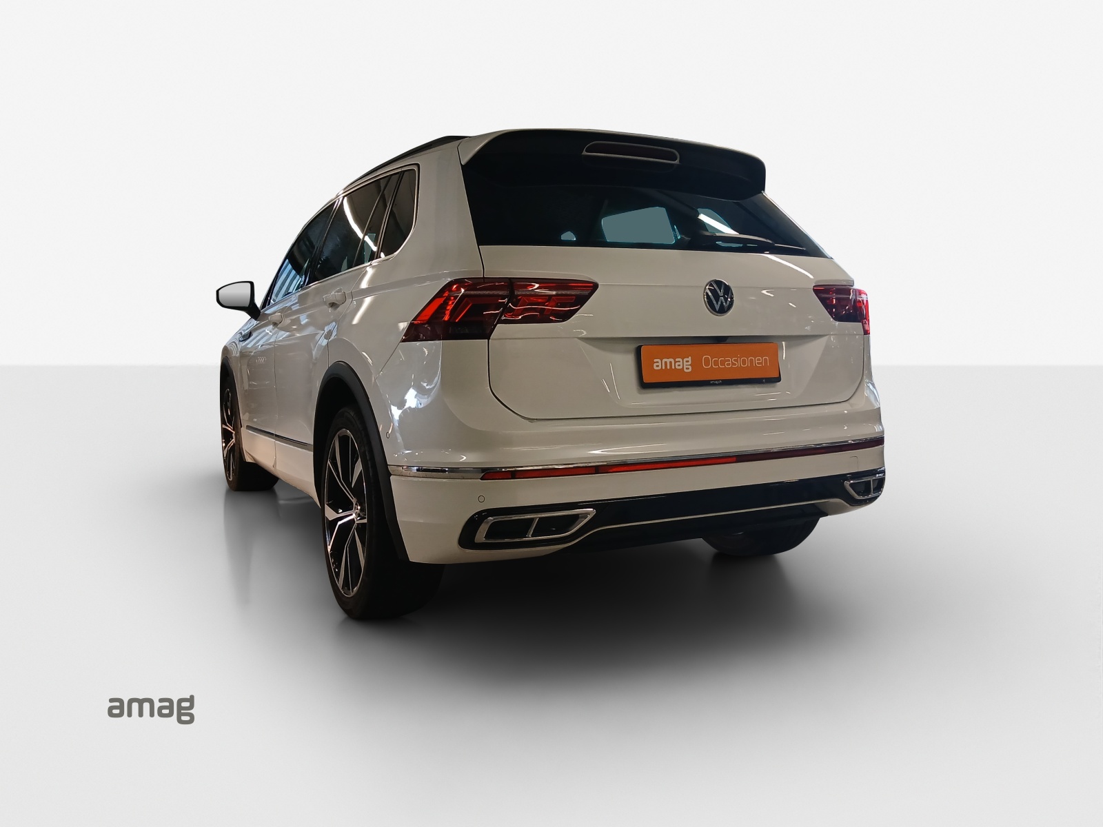 VW Tiguan 2.0TSI R-Line 4Motion DSG-showroom-element-2