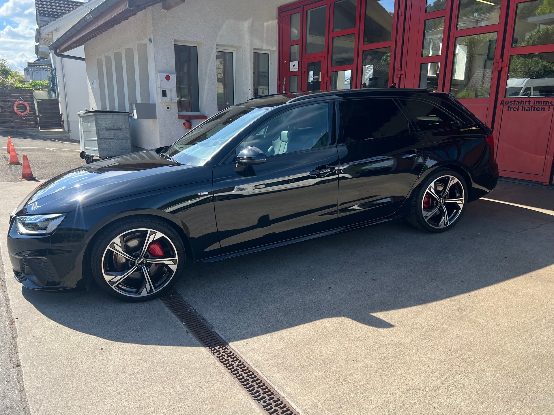 AUDI A4 Avant 40 TDI S line Attraction quattro S-tronic-showroom-element-2