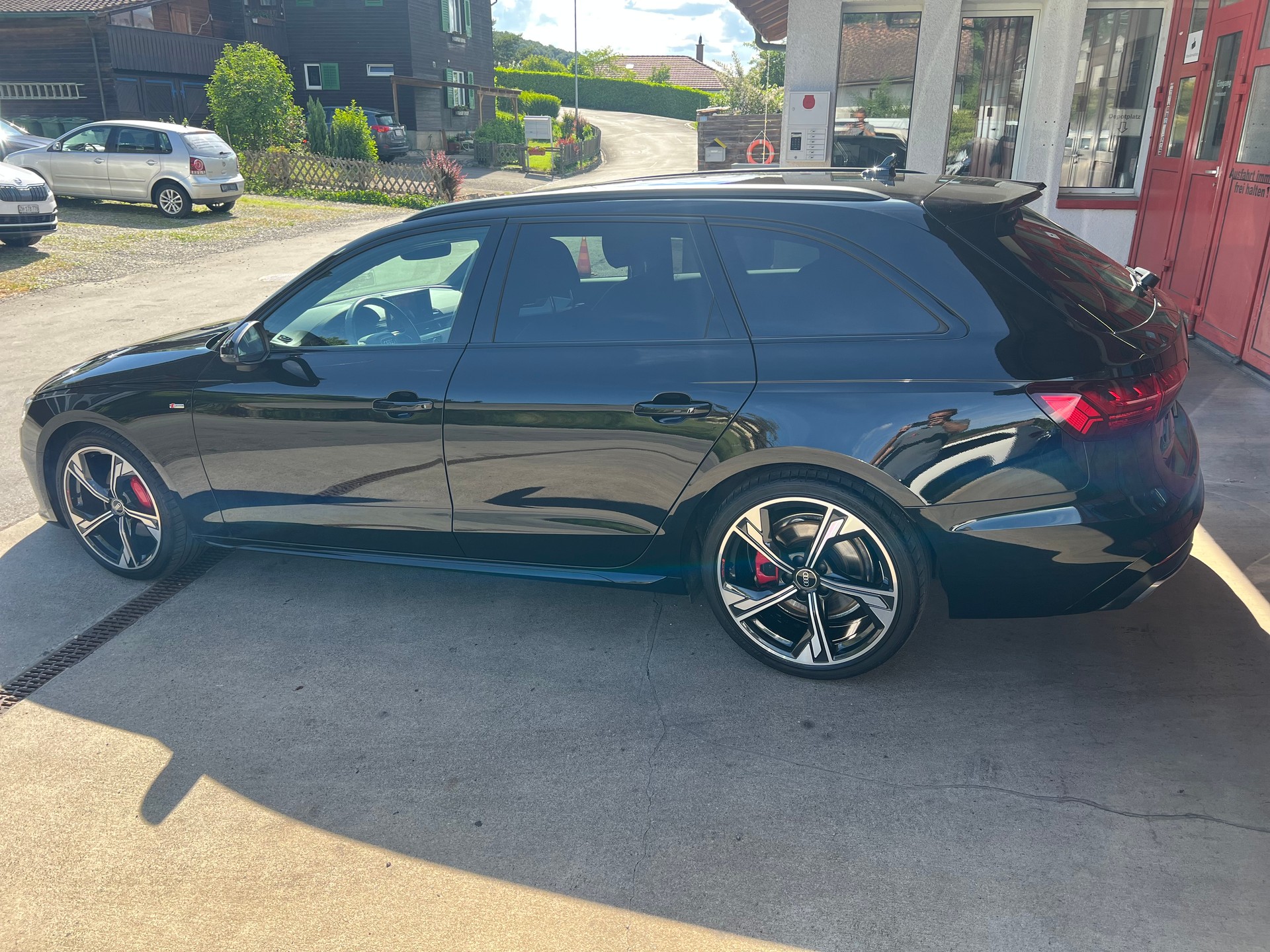 AUDI A4 Avant 40 TDI S line Attraction quattro S-tronic-showroom-element-3
