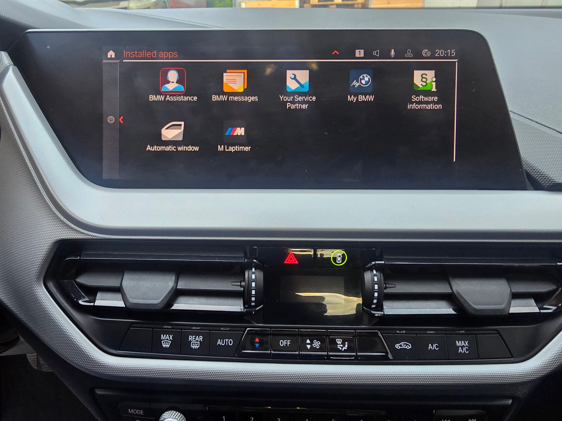 BMW 118i Essential Edition Steptronic-image-24