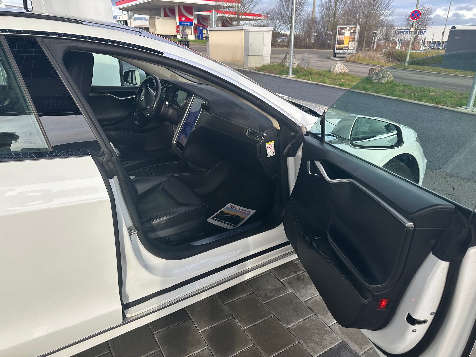 TESLA 90 D - SC01 Free Supercharging, Autopilot, Winterpaket, Luftfederung, Tesla gewartet, Akku 88%-image-12